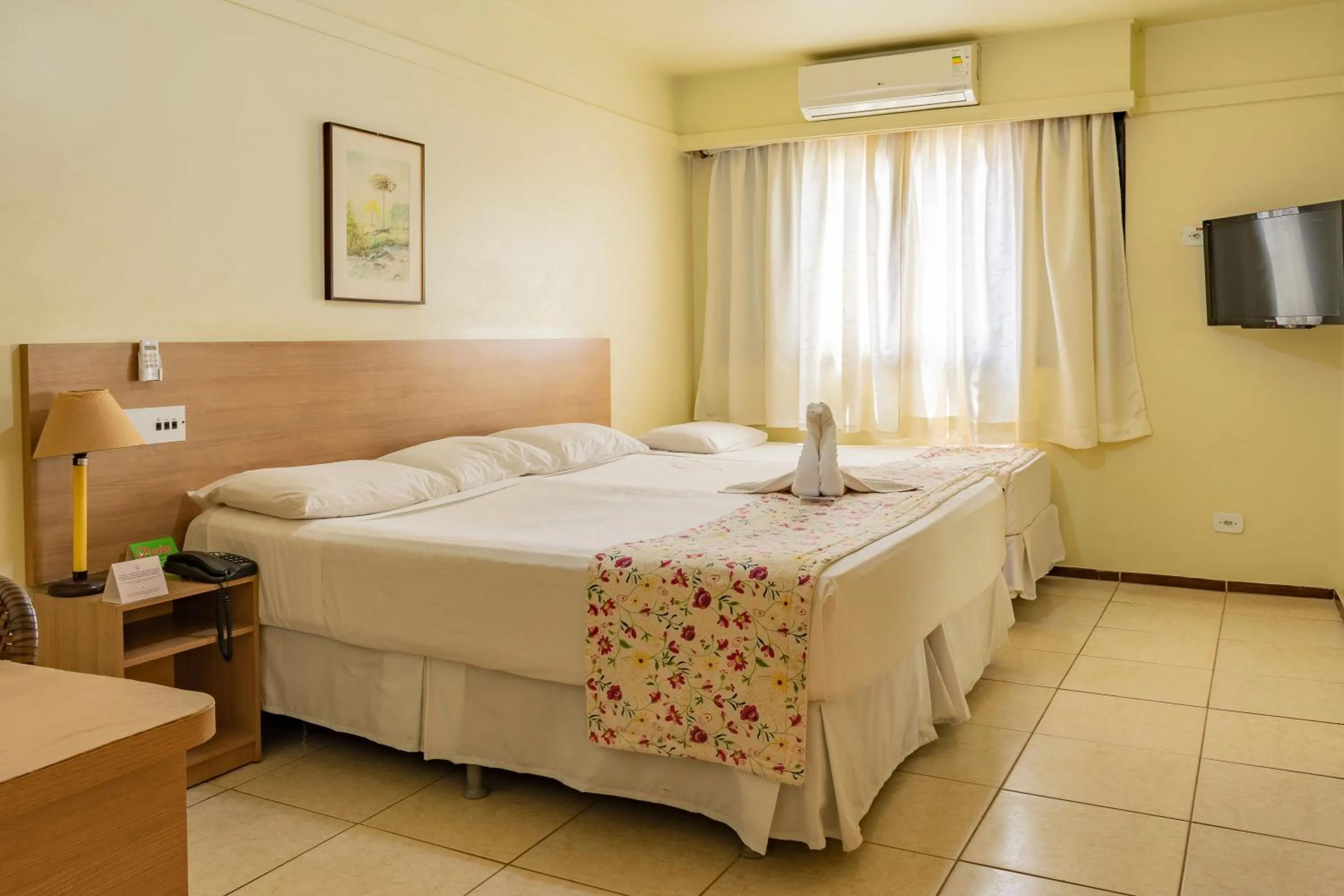 Bedroom, Bed in Hotel Colonial Iguaçu