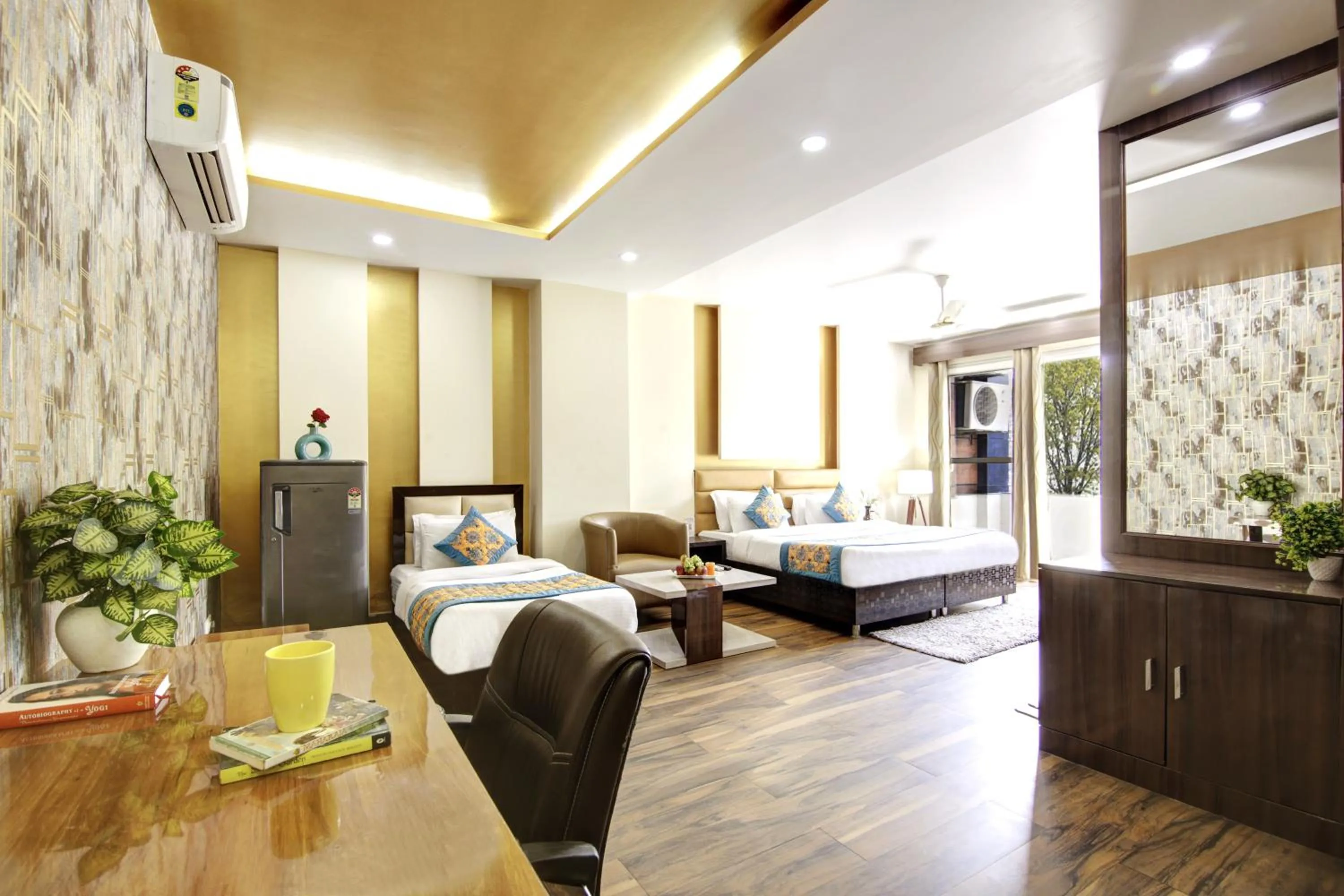 Photo of the whole room, Bed in Hotel Grand Manor