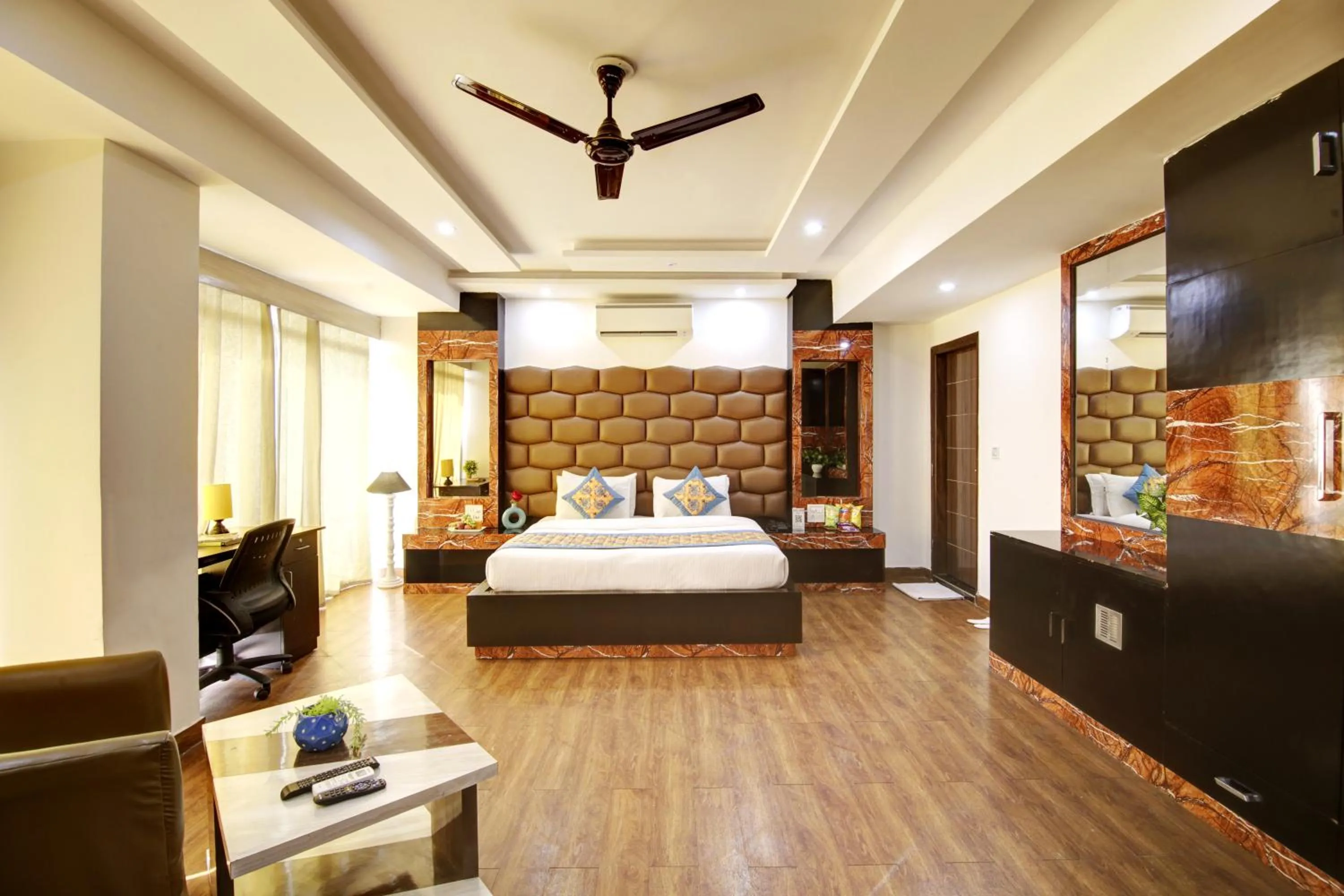 Photo of the whole room, Bed in Hotel Grand Manor