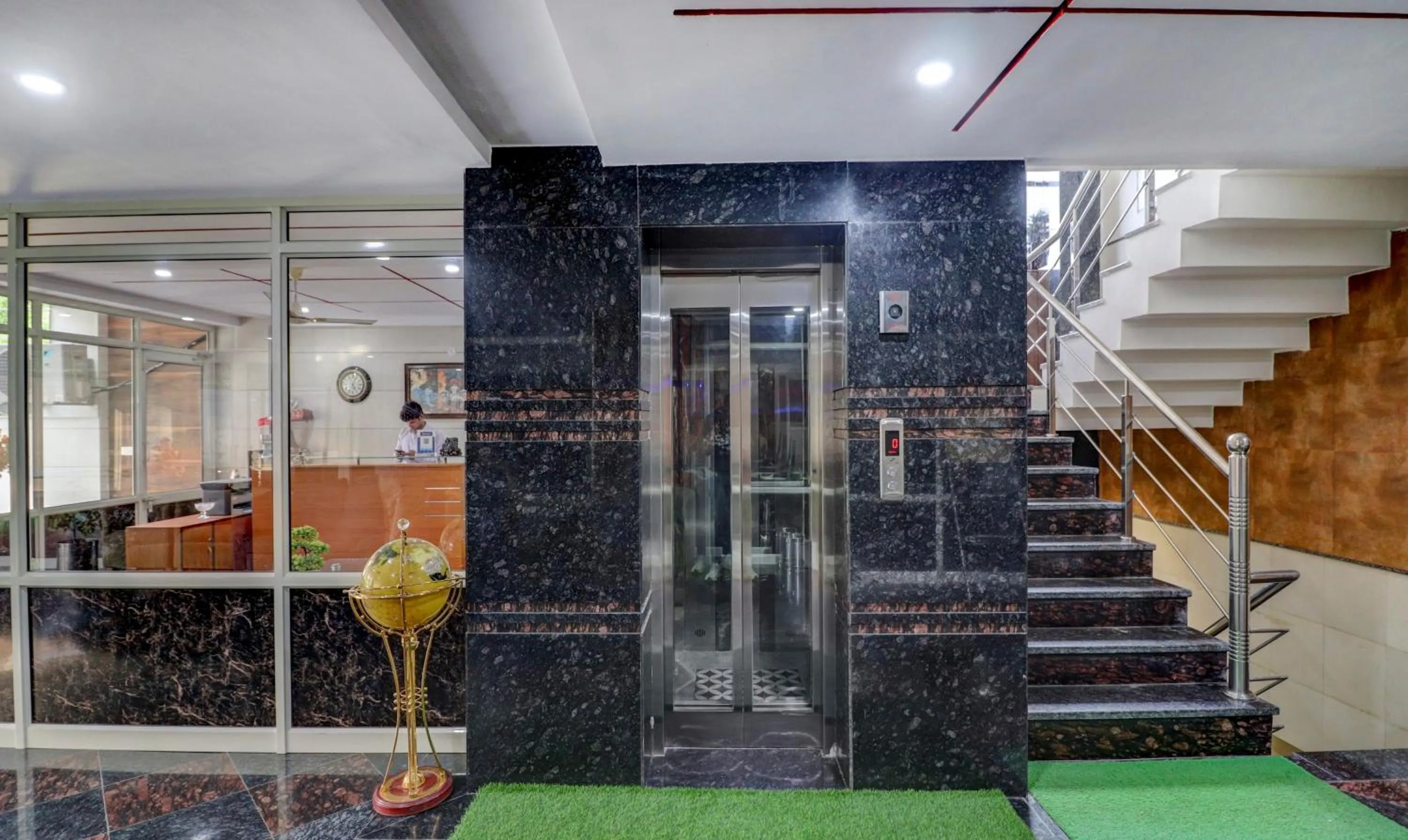 Facility for disabled guests in Hotel Grand Manor