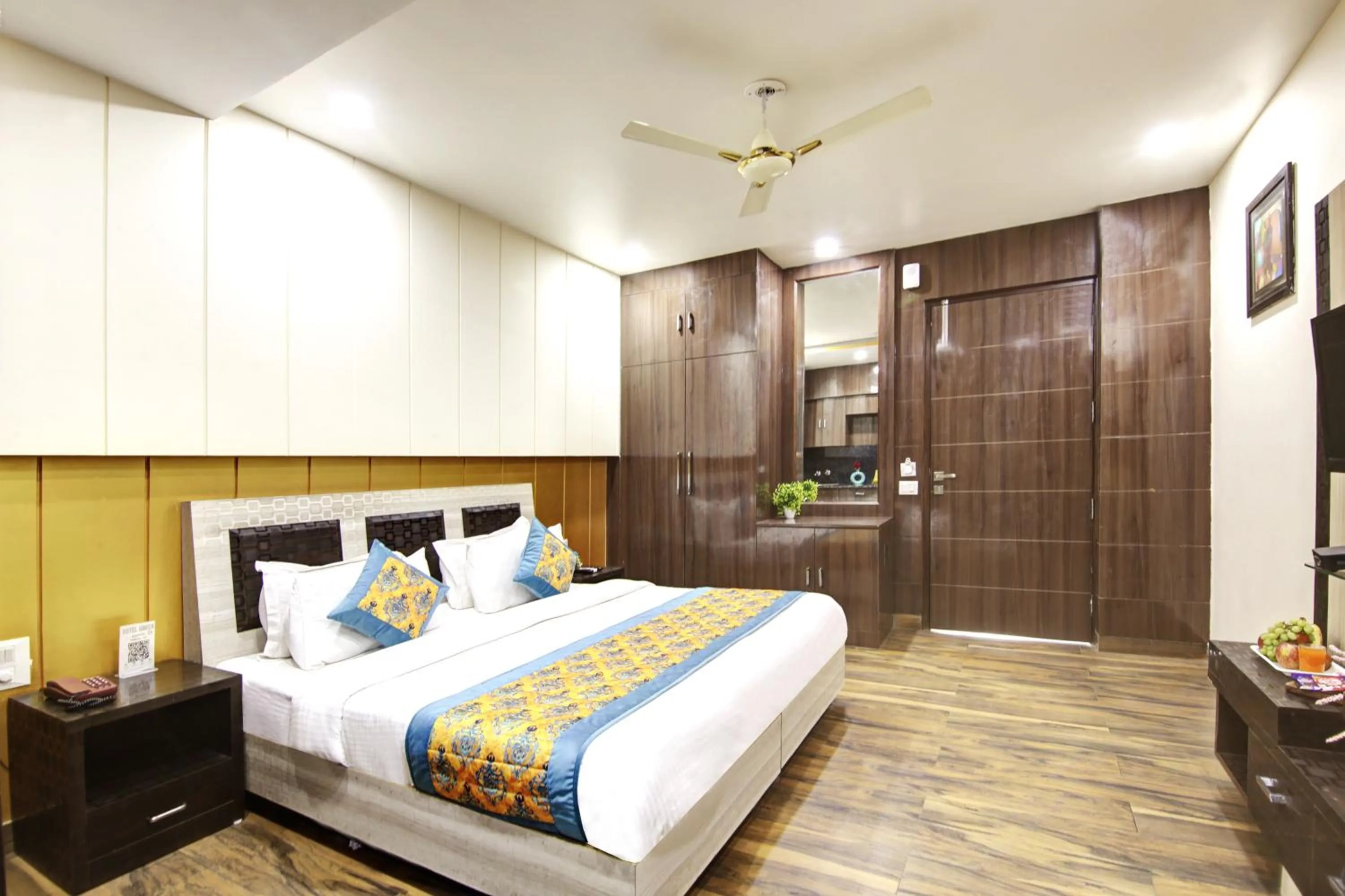 Bed in Hotel Grand Manor