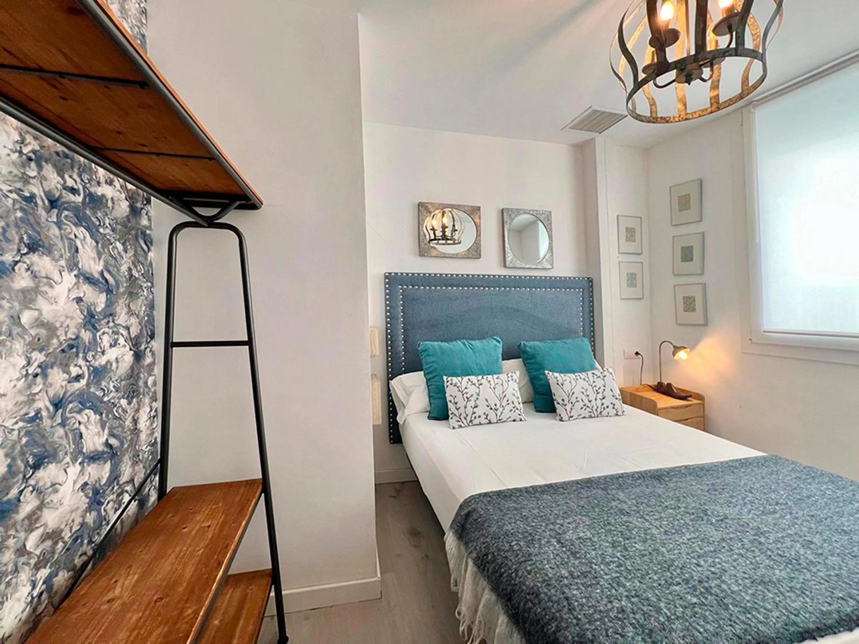 Bedroom, Bed in Apartamentos Realejo Campo del Príncipe 3000