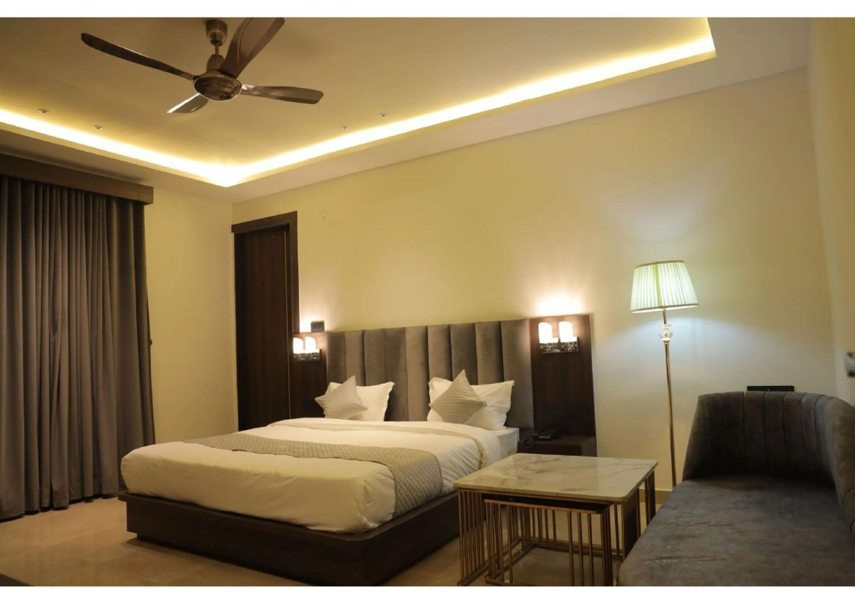 Bedroom in Hotel Majestic Grand By MNG Rooms