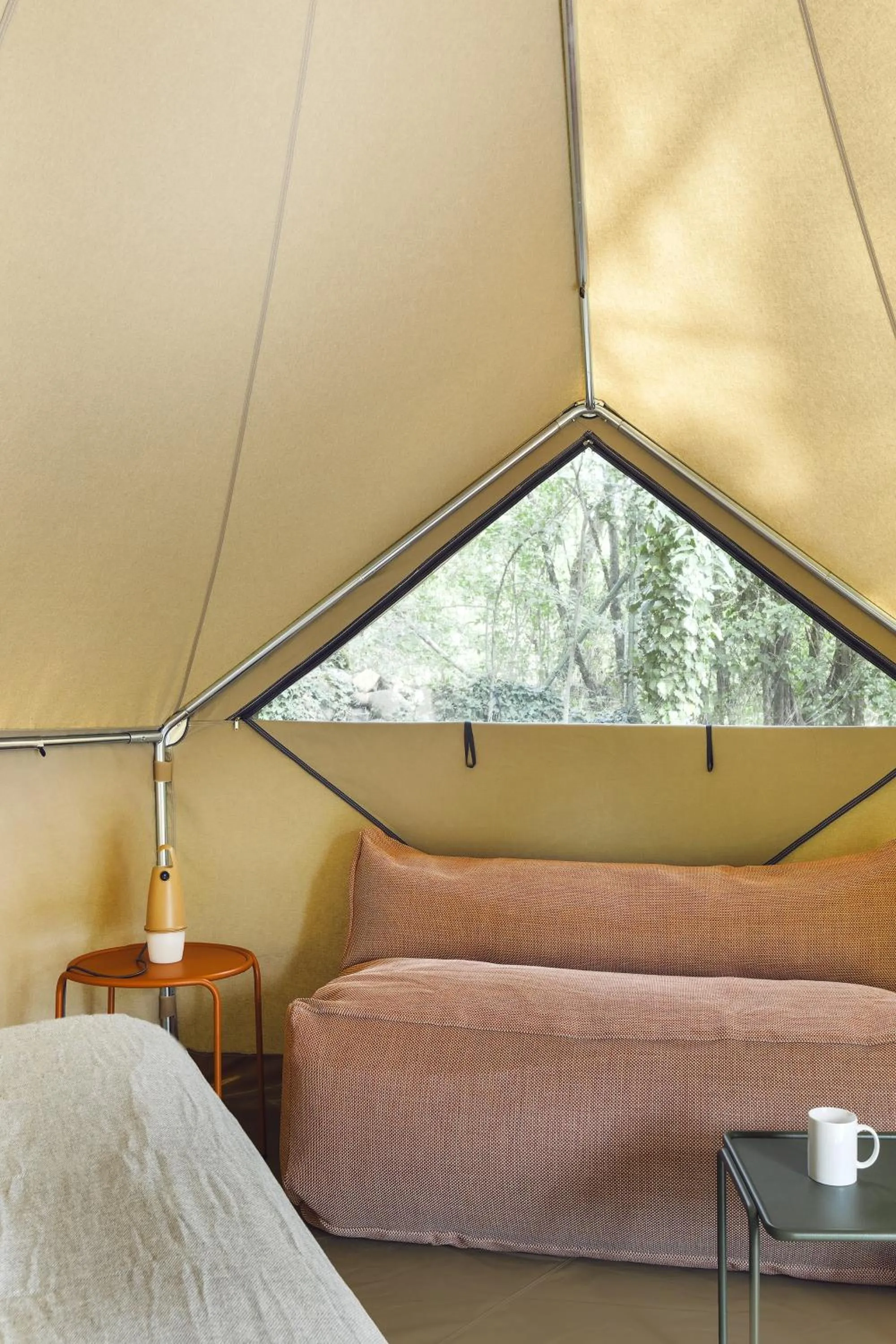 Photo of the whole room in Wecamp San Sebastián