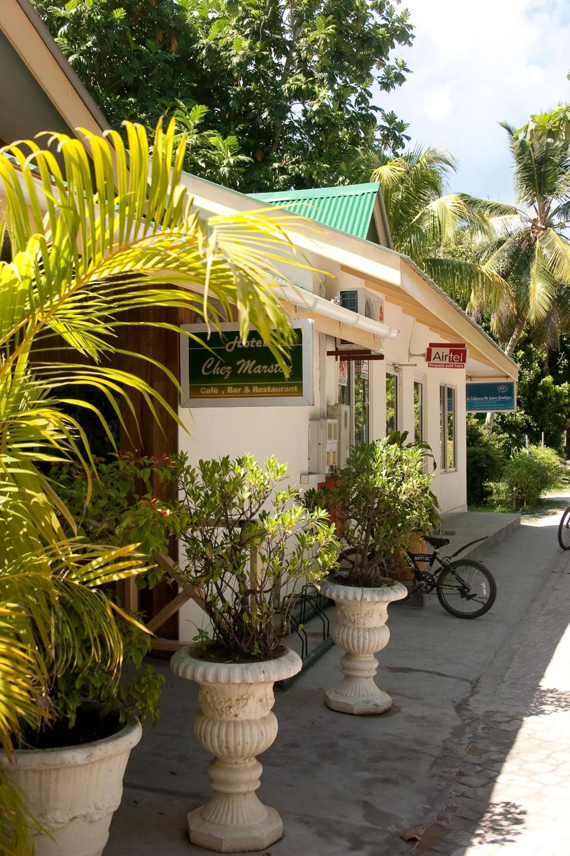 Facade/entrance in Chez Marston