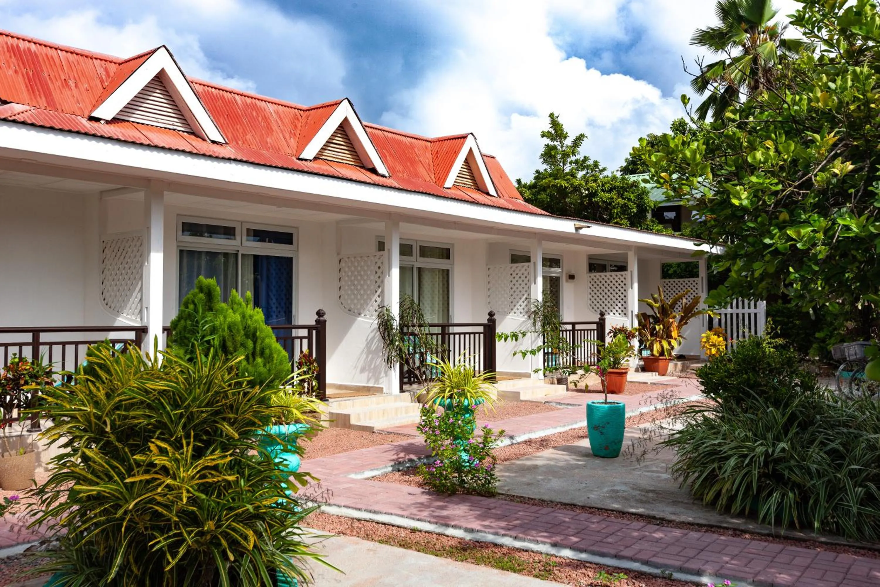 Property building in Chez Marston