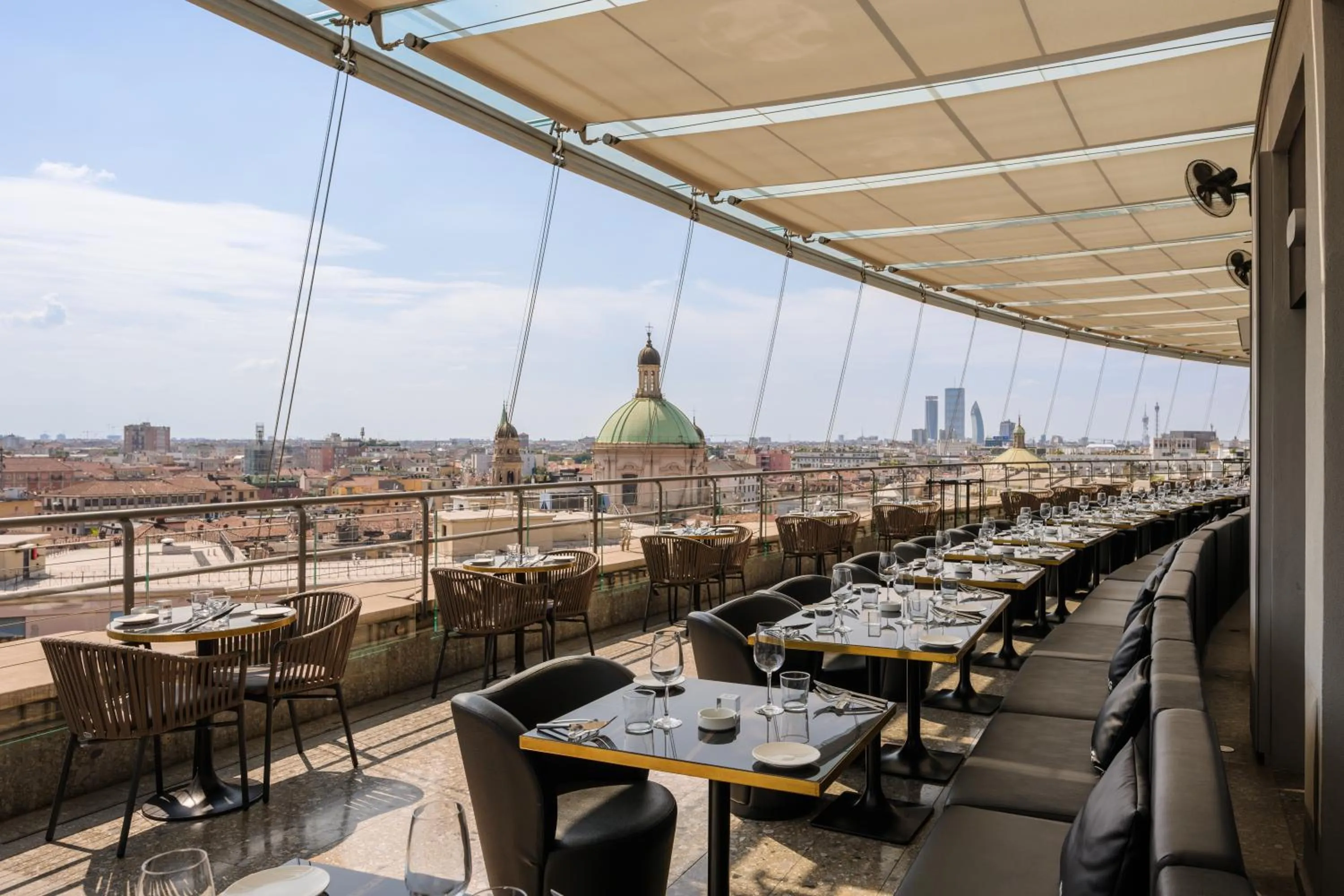 Property building in Hotel The Square Milano Duomo - Preferred Hotels & Resorts