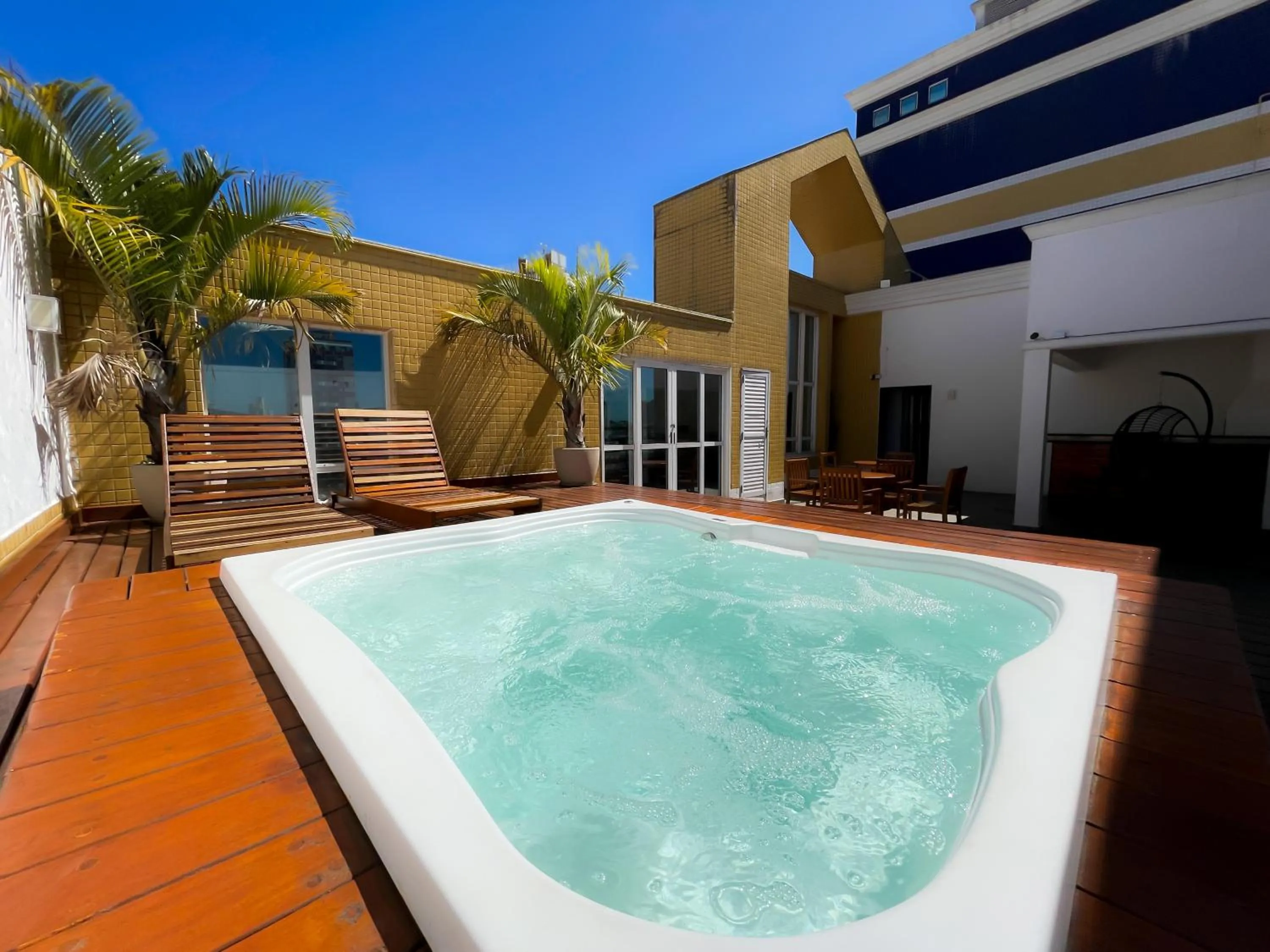 Hot Tub in Hotel Euro Suite Campinas by Nacional Inn - Próximo ao Cambuí