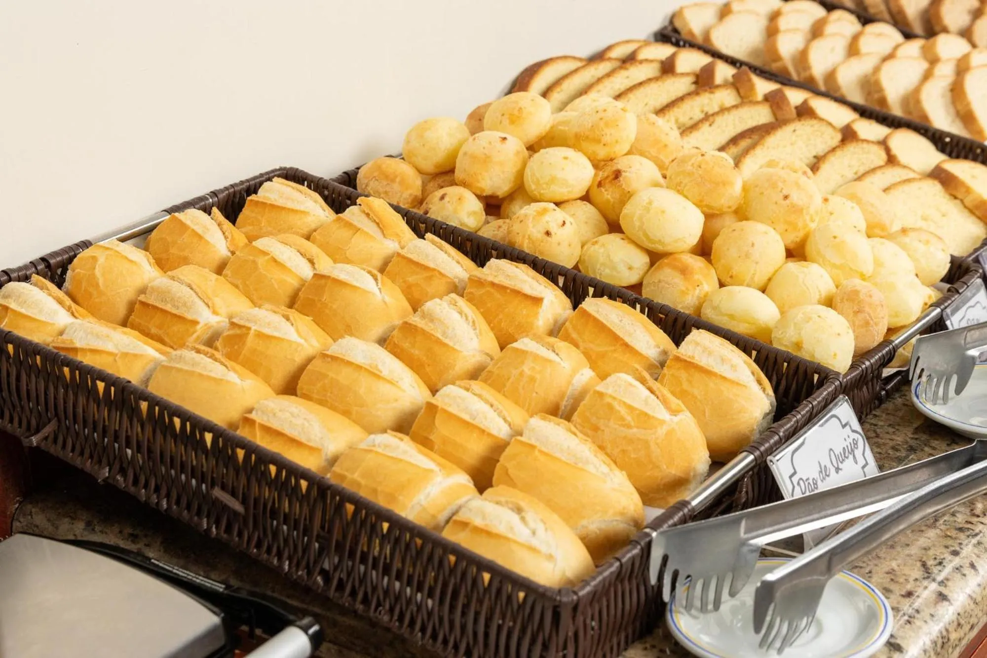 Breakfast in Hotel Euro Suite Campinas by Nacional Inn - Próximo ao Cambuí