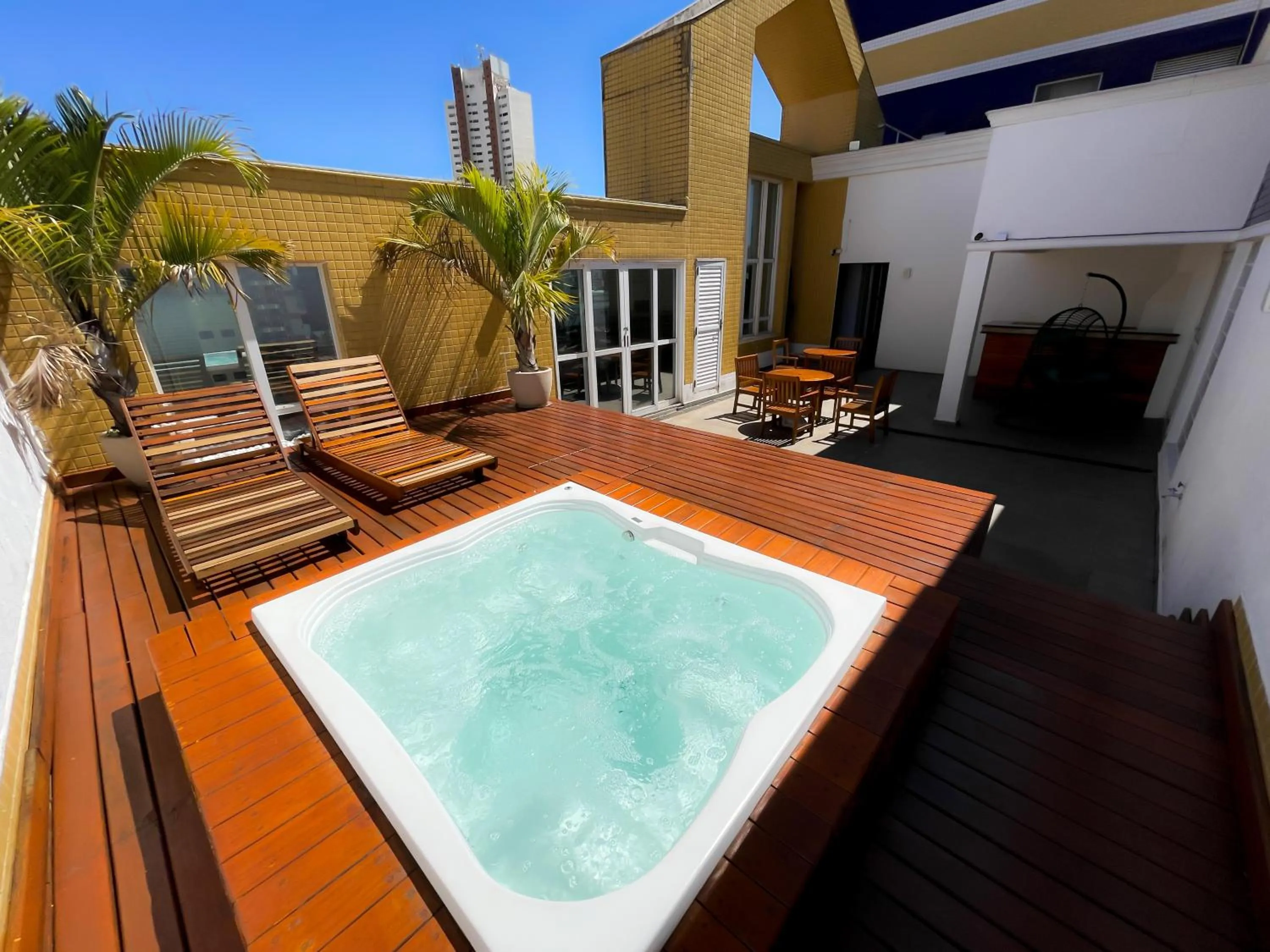 Hot Tub in Hotel Euro Suite Campinas by Nacional Inn - Próximo ao Cambuí