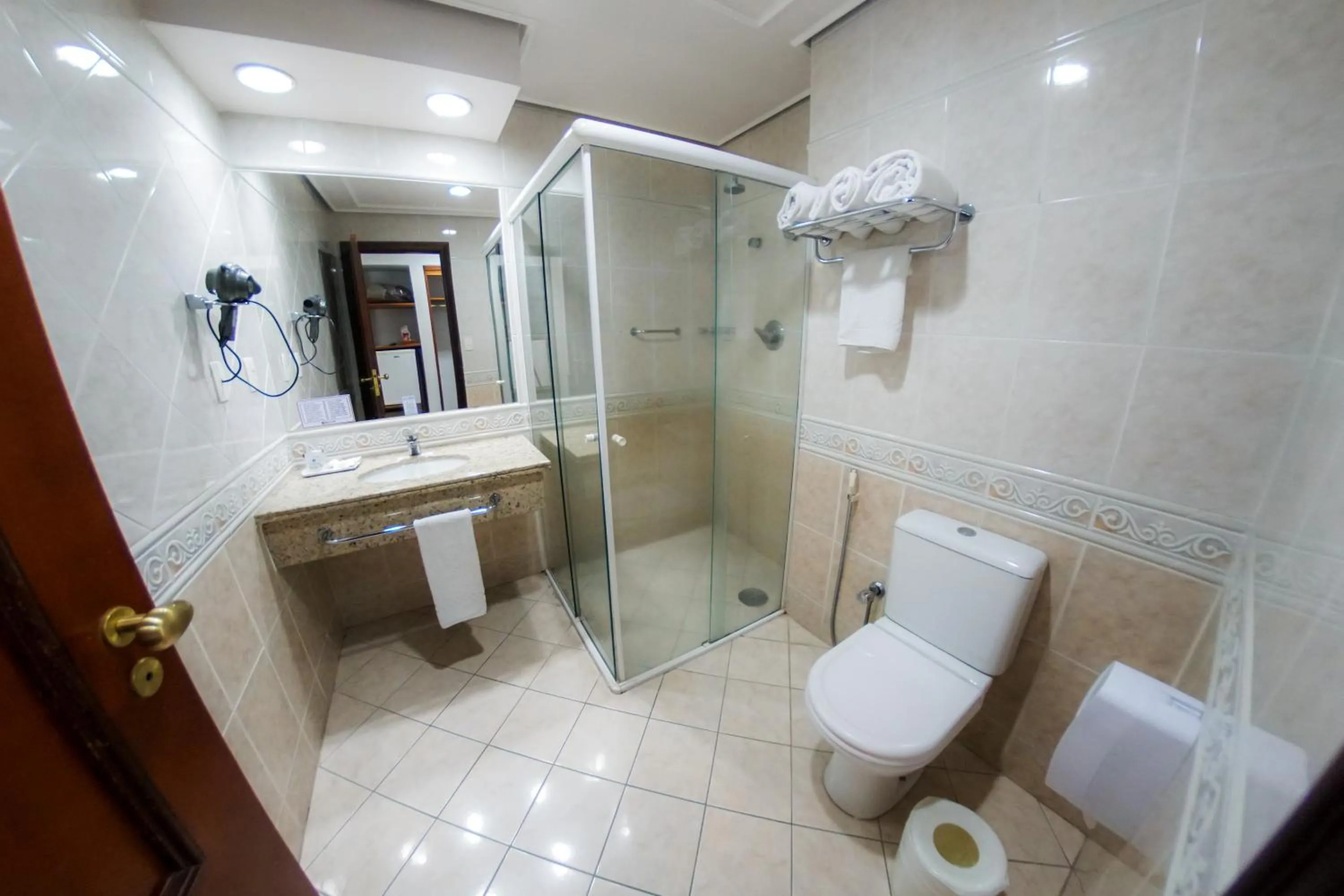 Property building in Hotel Euro Suite Campinas by Nacional Inn - Próximo ao Cambuí