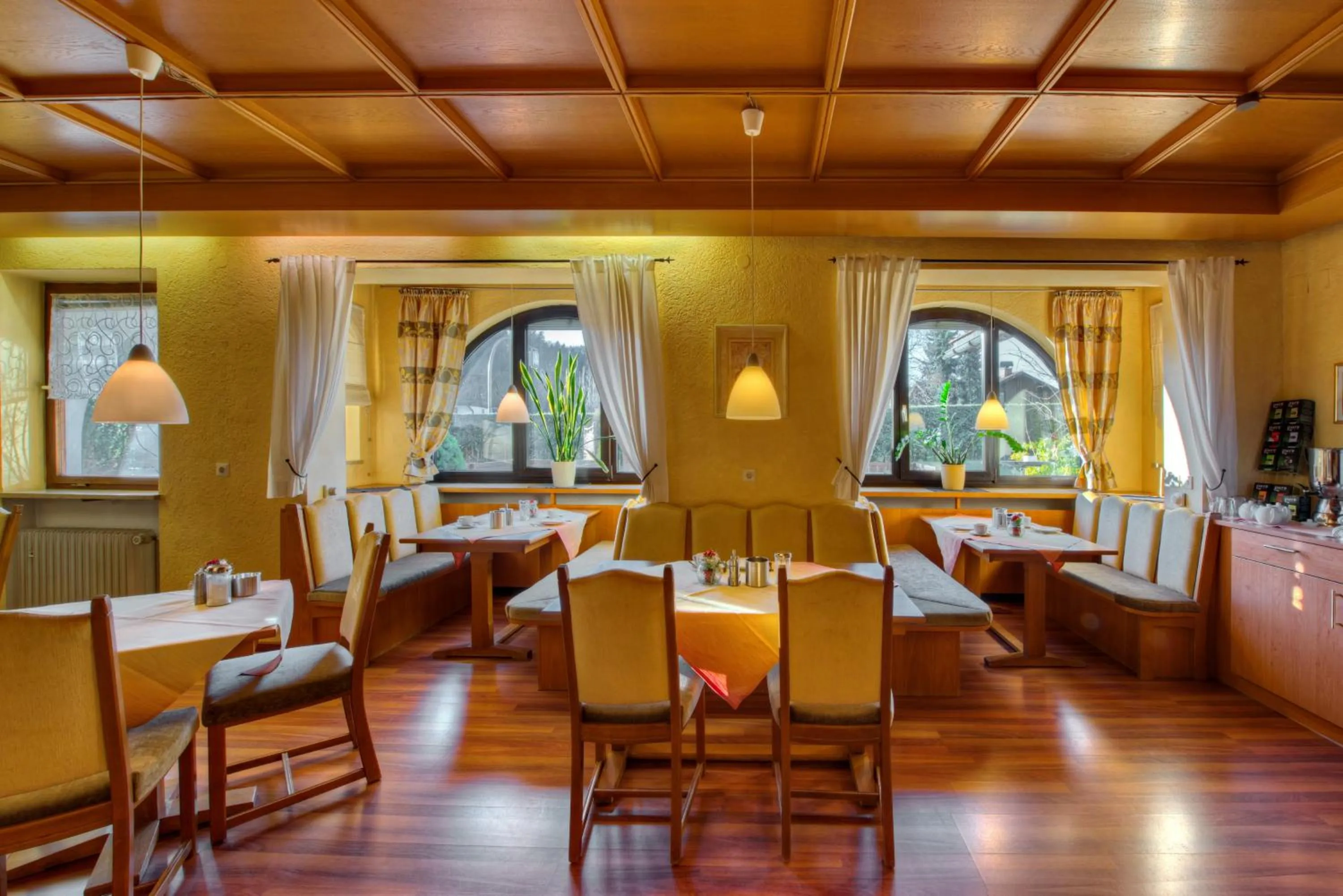 Food and drinks, Restaurant/Places to Eat in H+ Hotel Oberstaufen