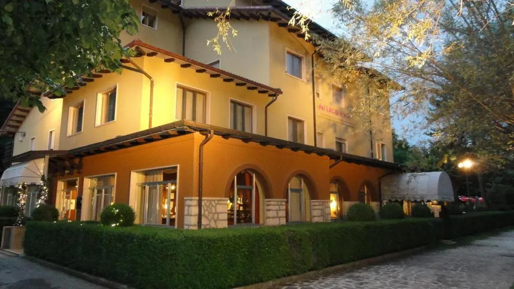 Property building in Hotel Garni del Lago