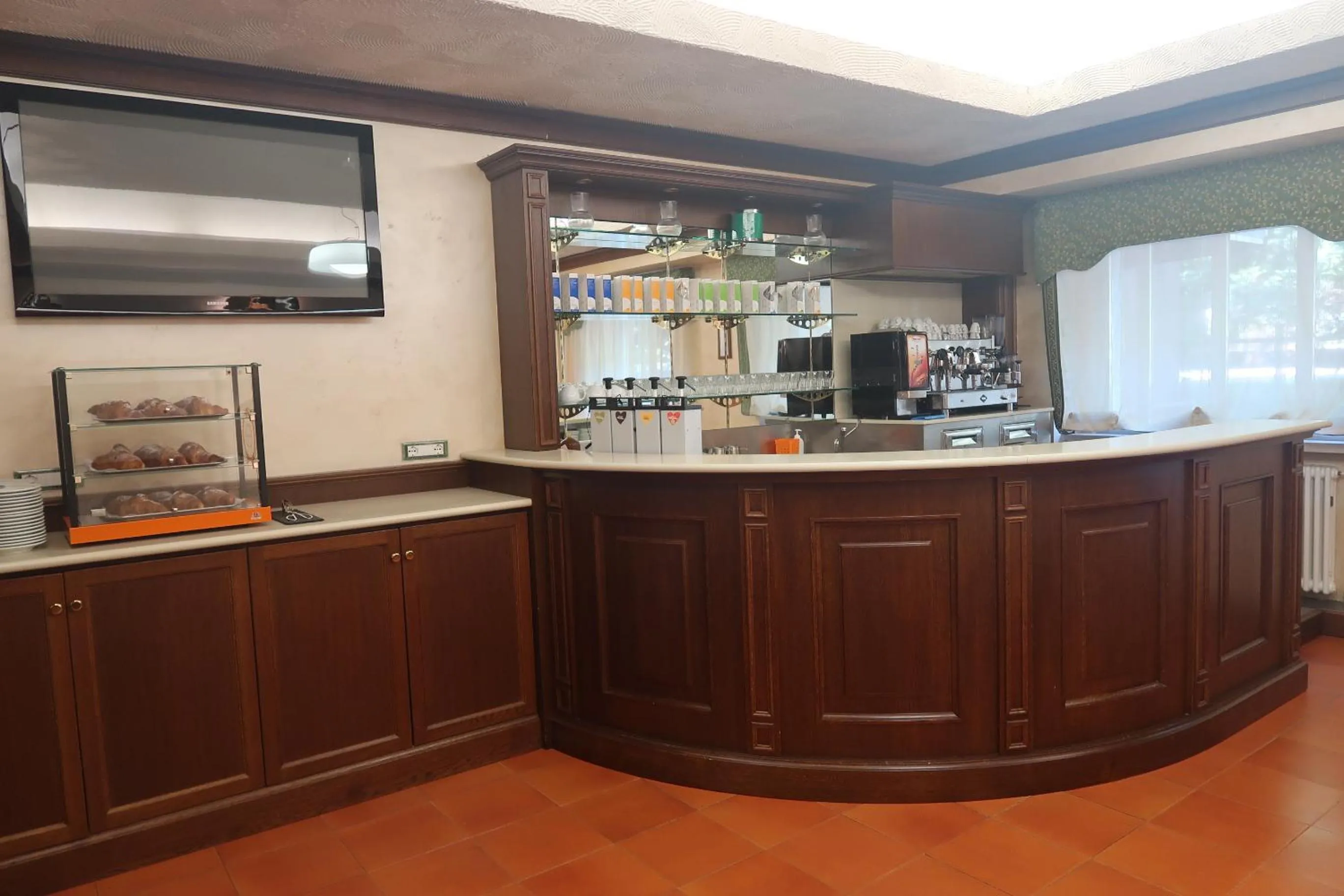 Lounge or bar in Hotel Garni del Lago