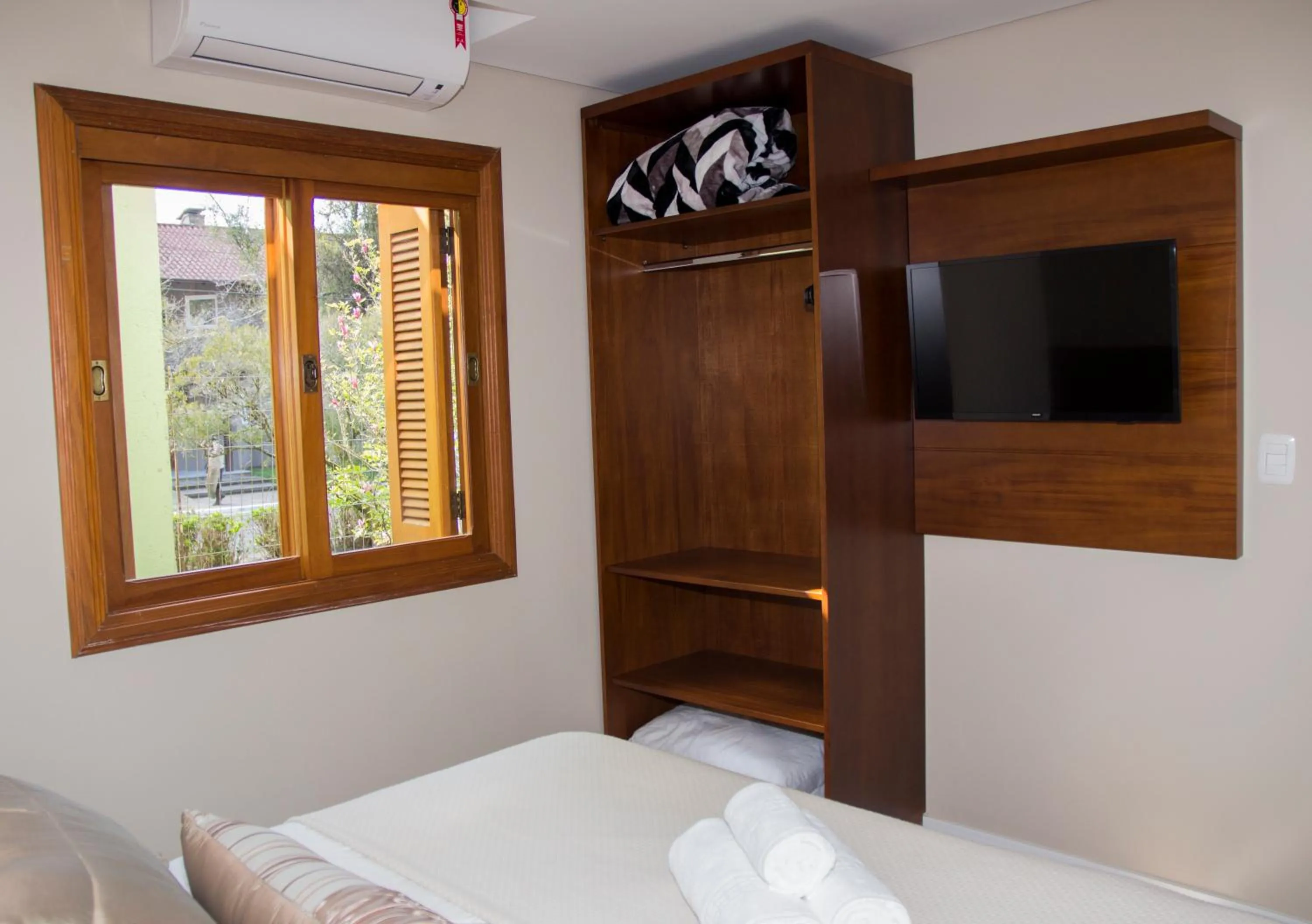 TV and multimedia, Bed in Pousada Caminho dos Plátanos