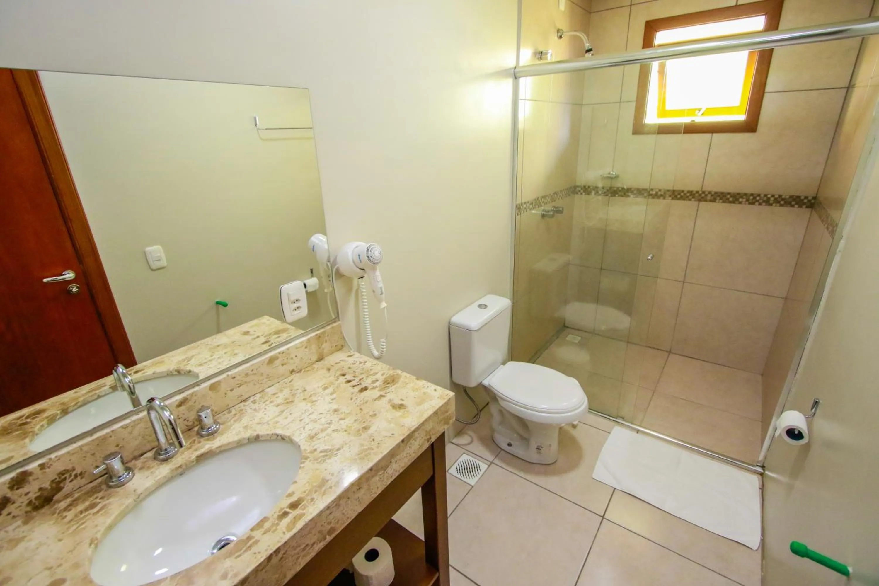 Bathroom in Pousada Caminho dos Plátanos