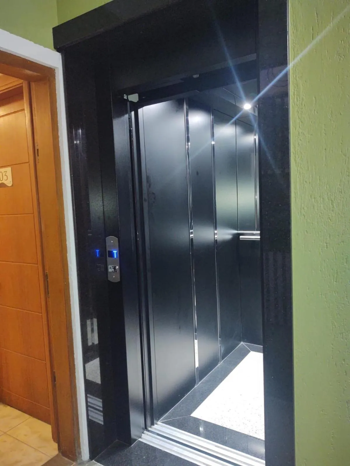 elevator in Pousada Caminho dos Plátanos