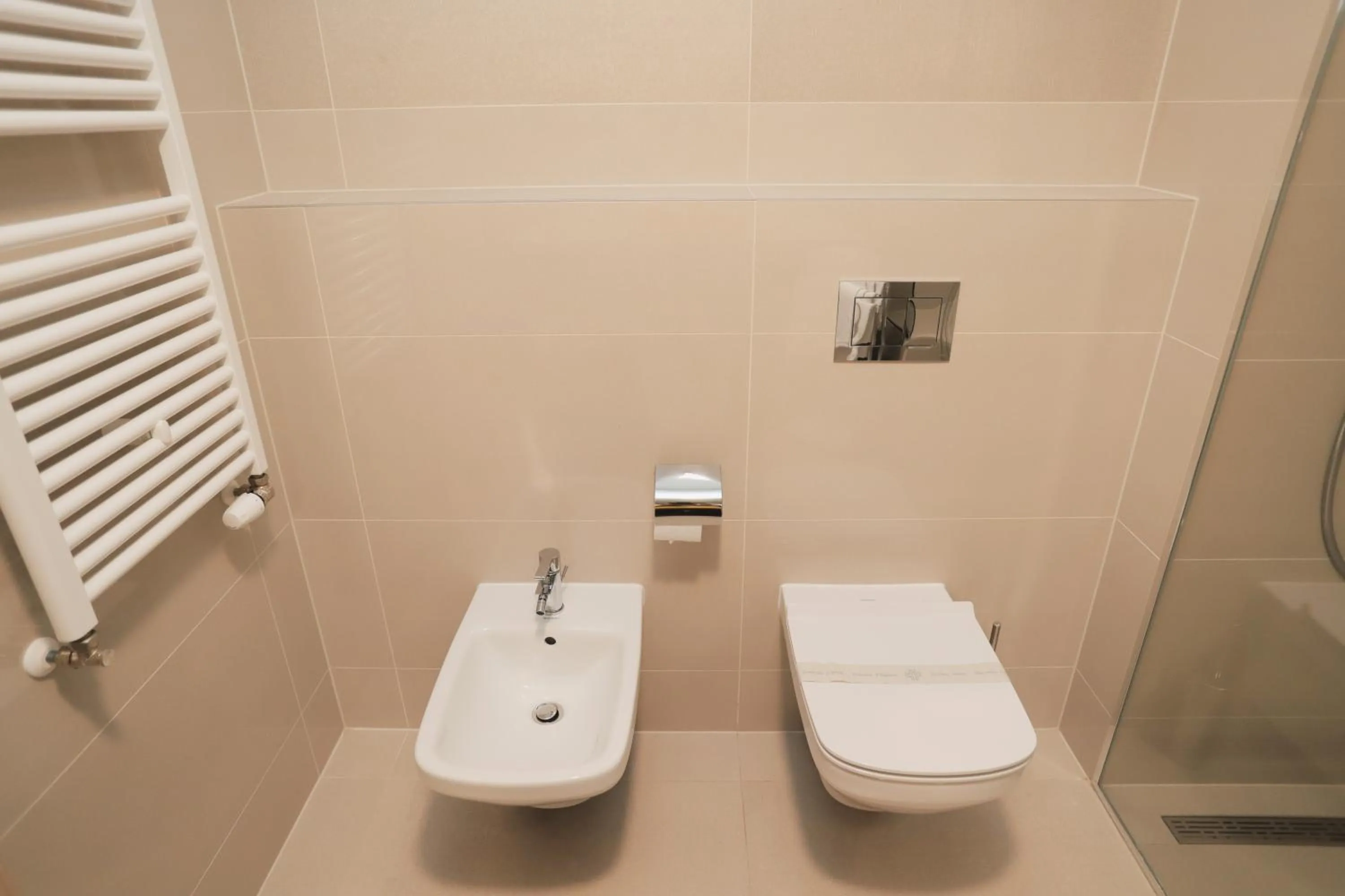 Toilet in Hotel Bernarda