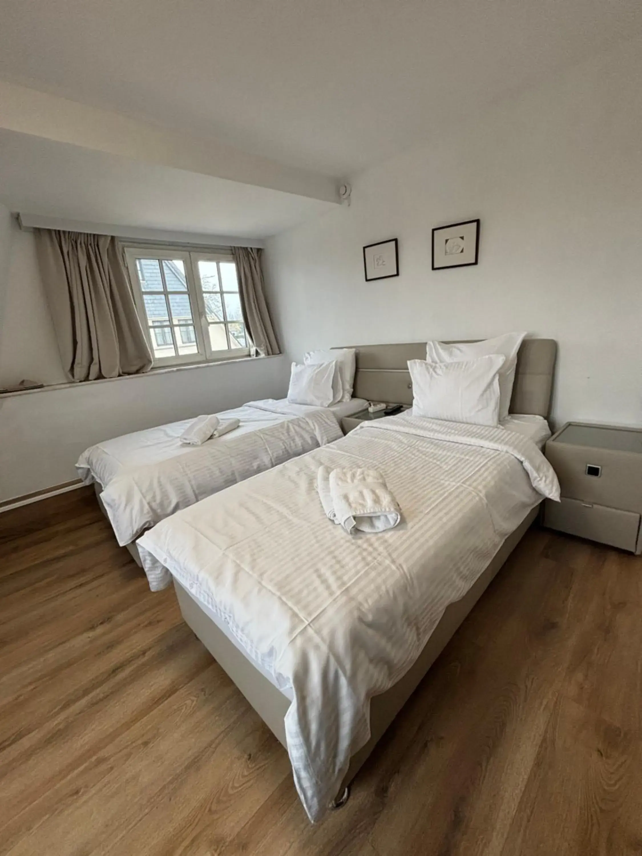 Standard Twin Room in Hotel La Chaumiere Standard Twin Room in Hotel La Chaumiere