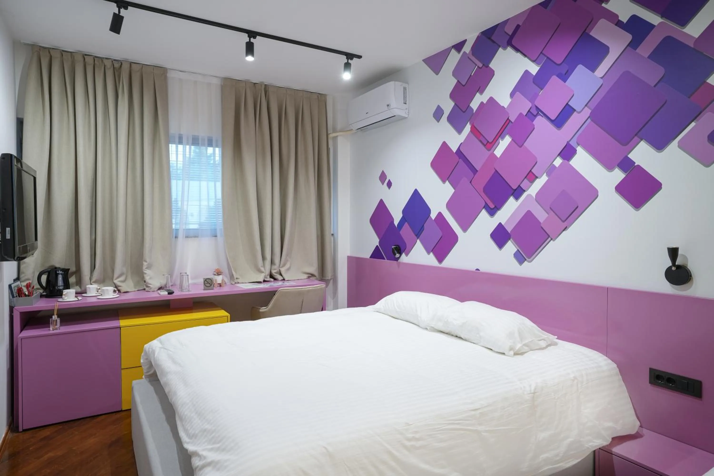 TV and multimedia, Bed in 7even weddings & events