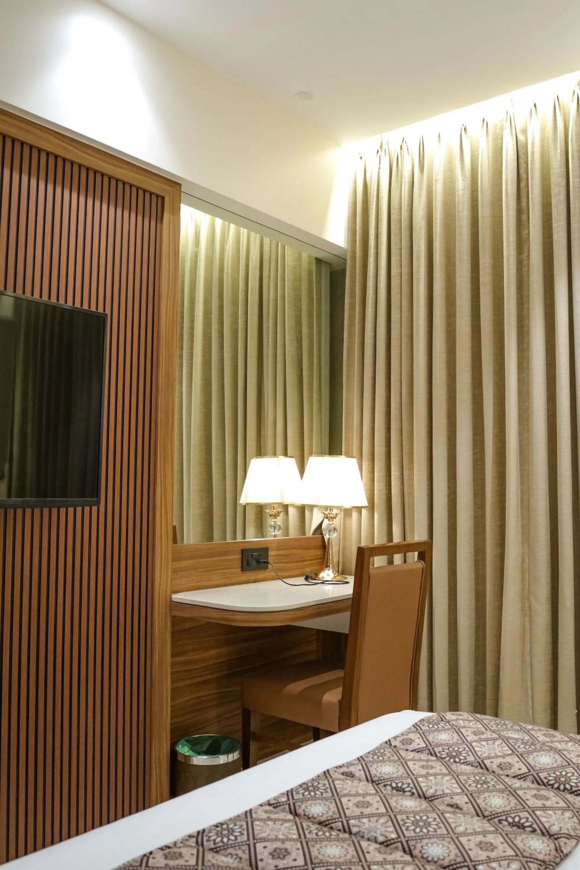 TV and multimedia, Bed in InstaFeel Hotel