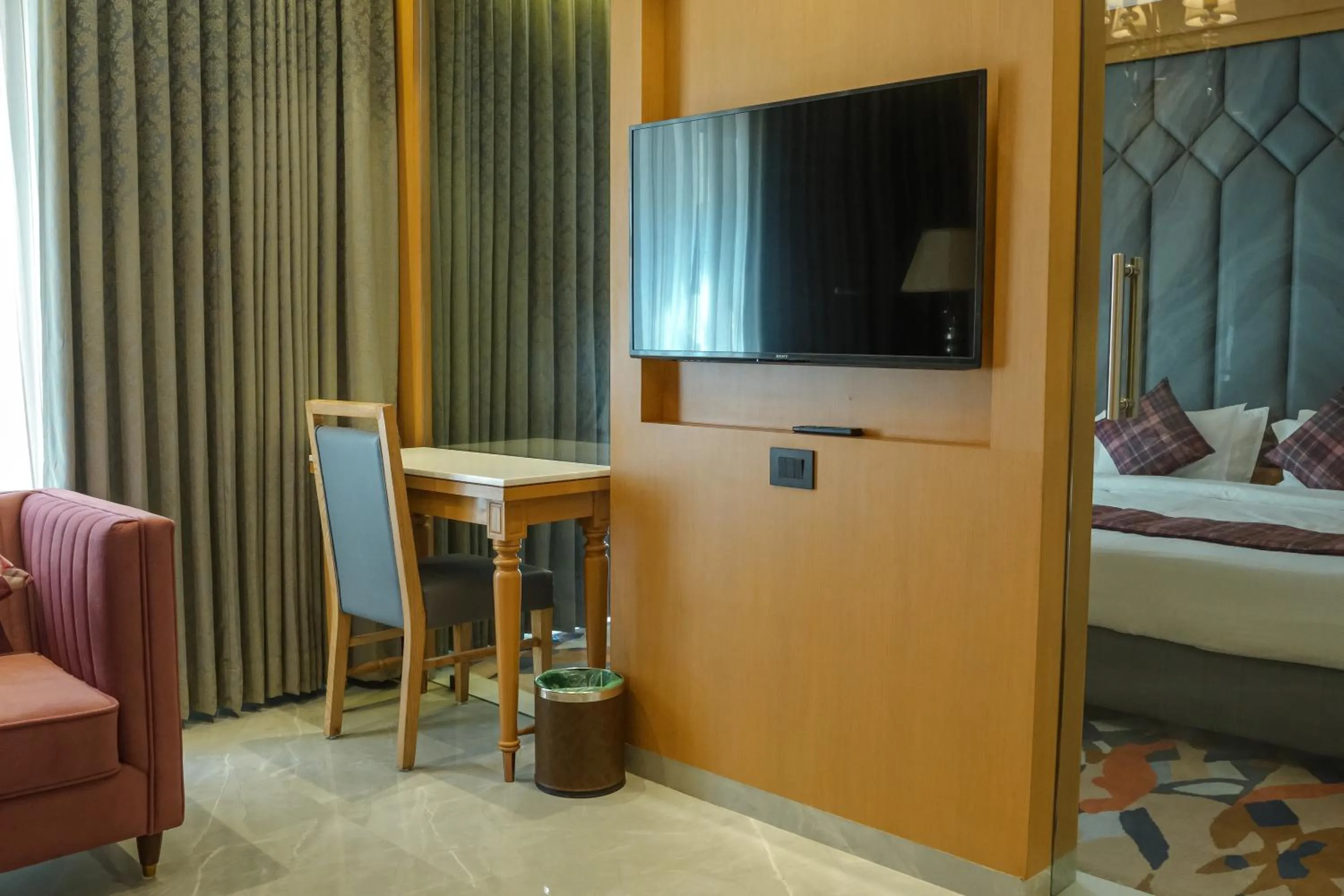 TV and multimedia, Bed in InstaFeel Hotel