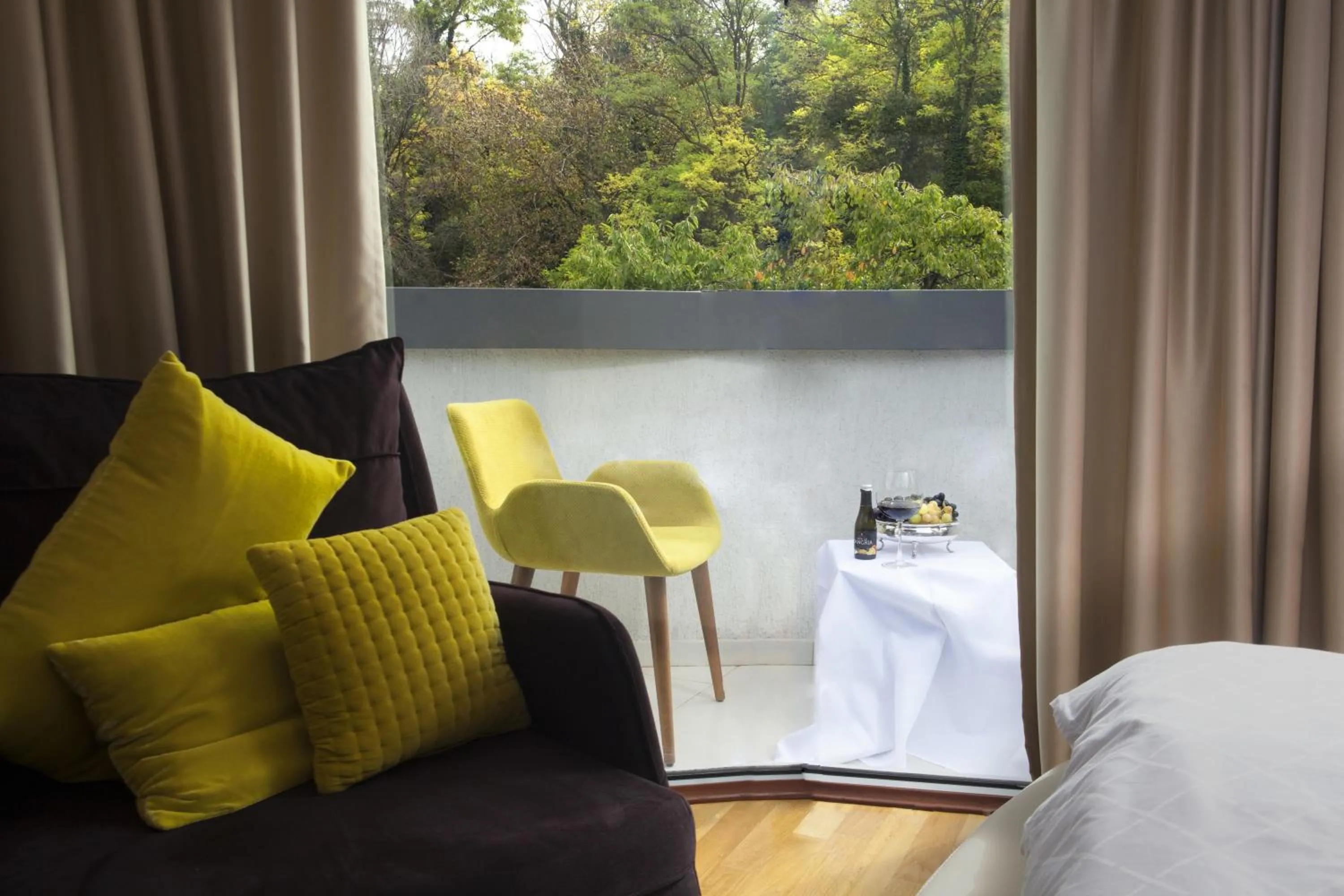 Balcony/Terrace, Bed in Garden Spa Boutique Hotel