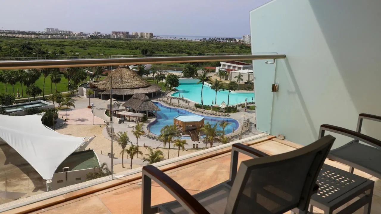 Balcony/Terrace in Palacio Mundo Imperial Riviera Diamante Acapulco All Inclusive