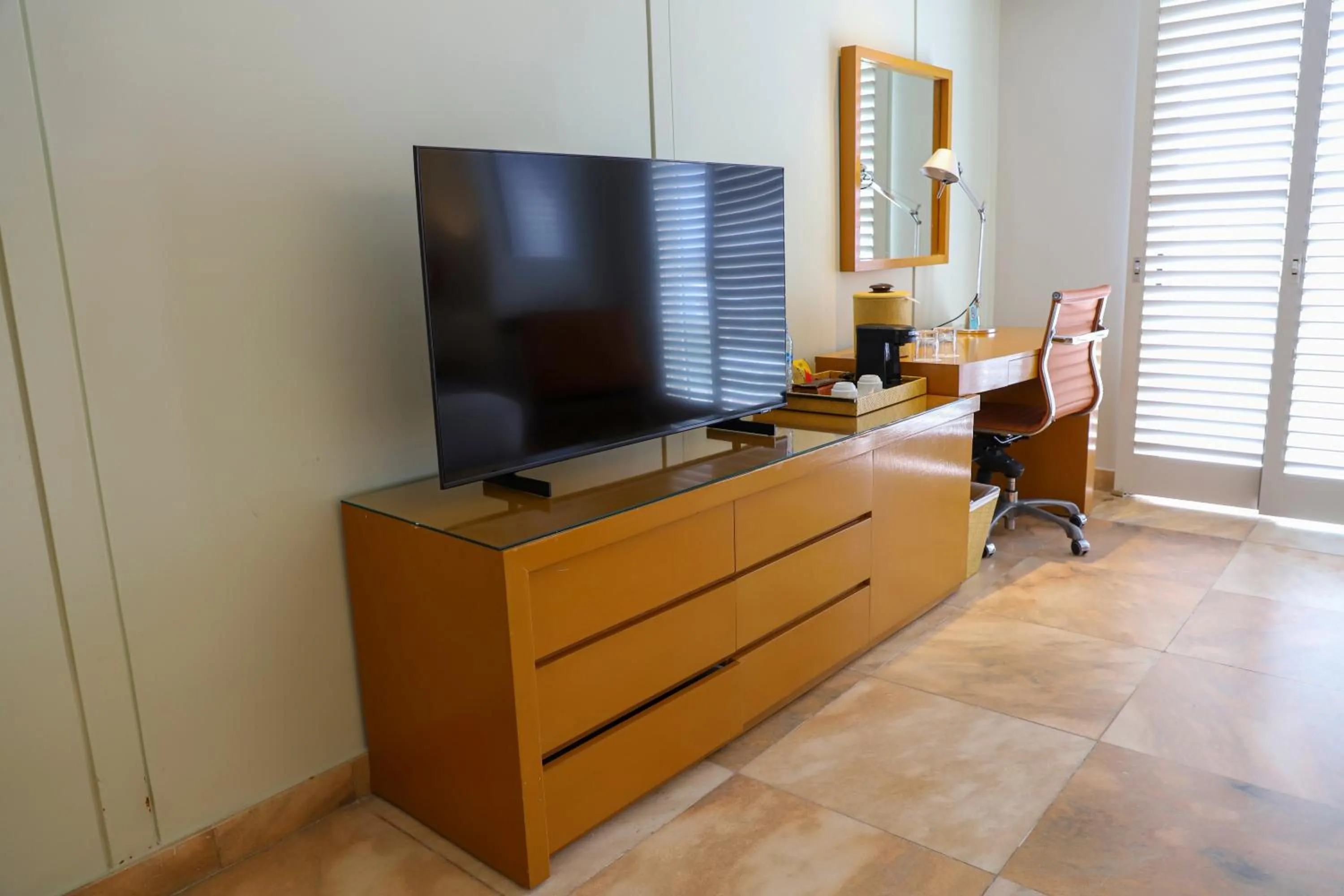 TV and multimedia in Palacio Mundo Imperial Riviera Diamante Acapulco All Inclusive