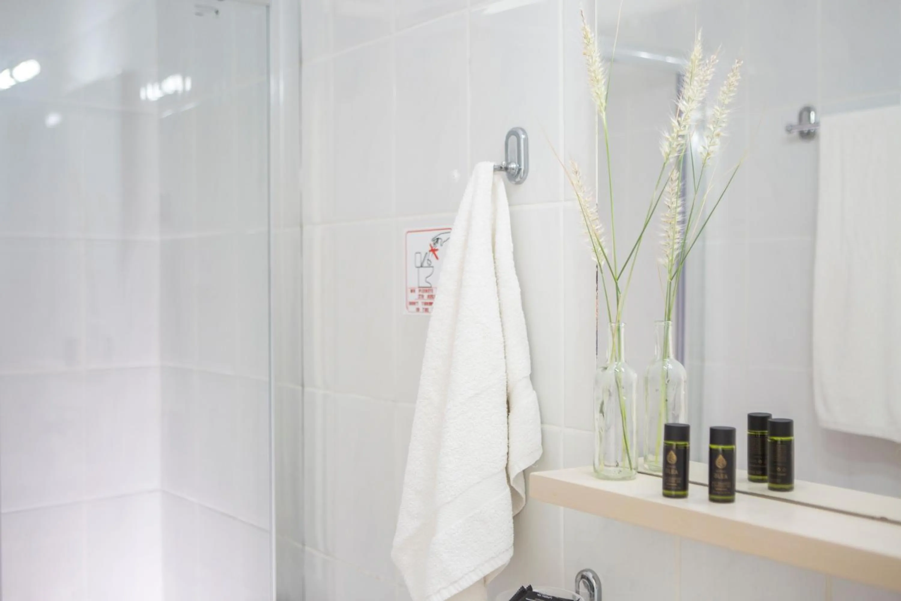 Shower in Captain Nick Aparthotel