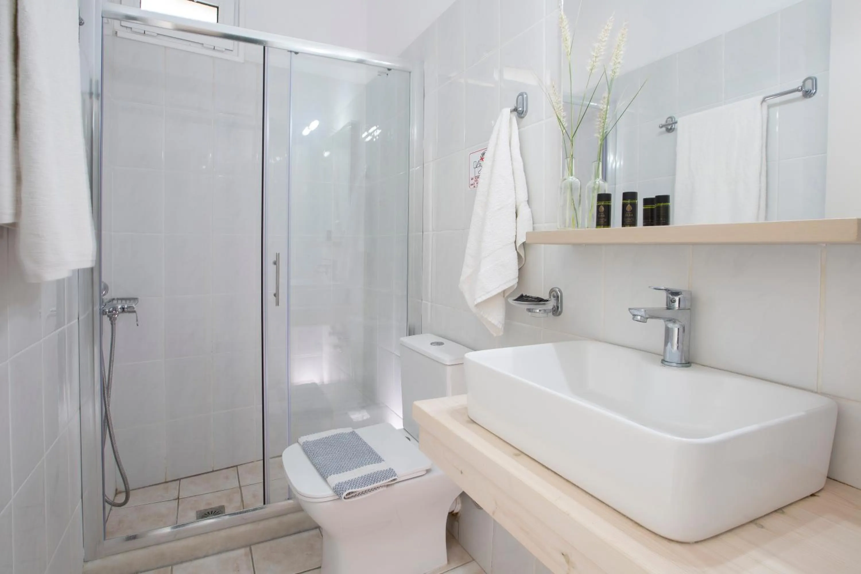 Bathroom in Captain Nick Aparthotel