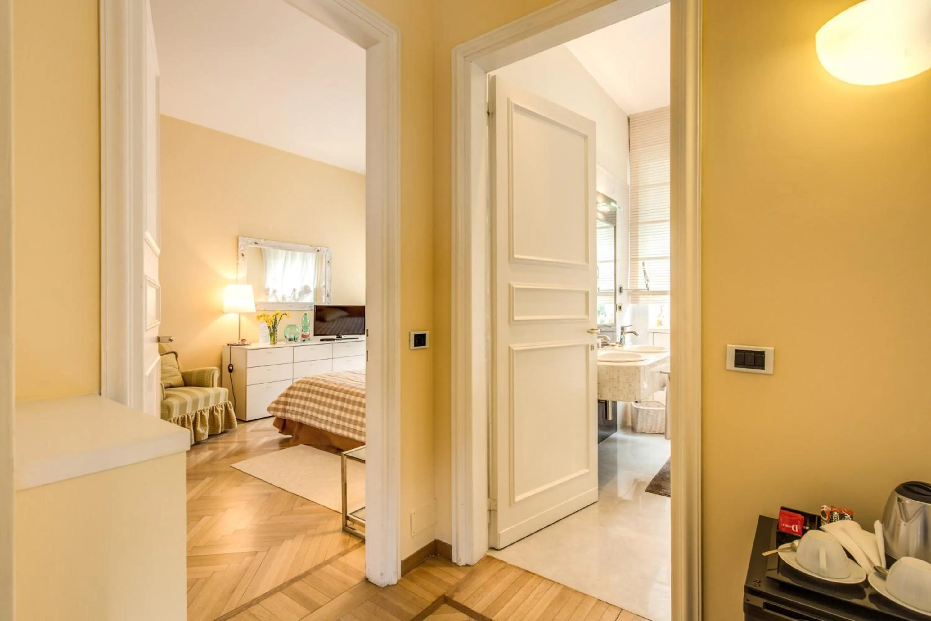 Photo of the whole room, Bed in La Gaura Guest House