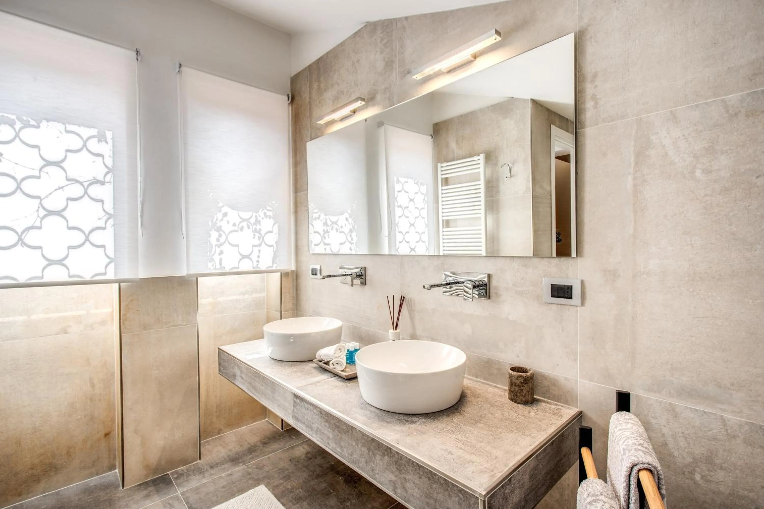 Bathroom in La Gaura Guest House