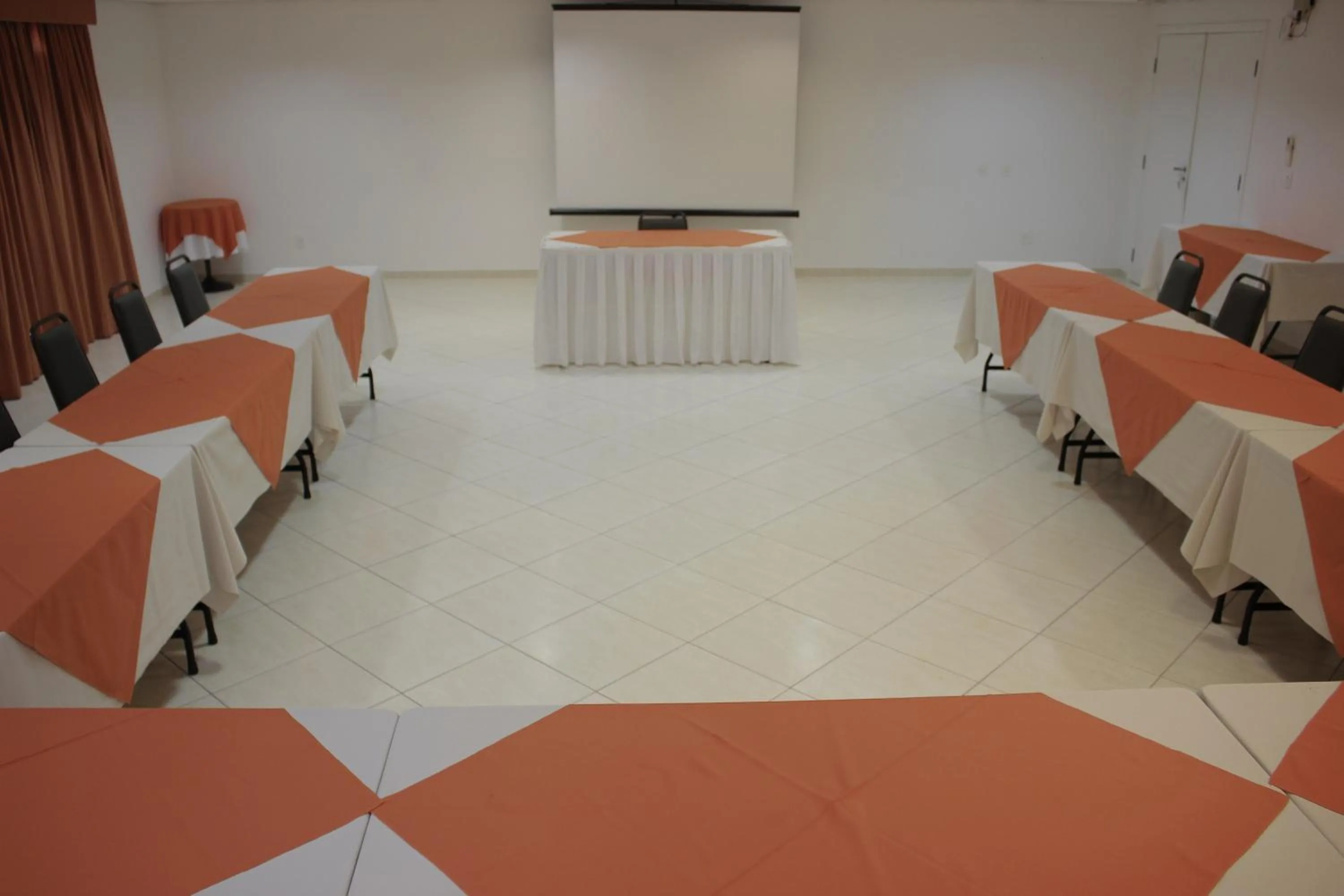 Banquet/Function facilities in Harbor Self Graciosa Hotel