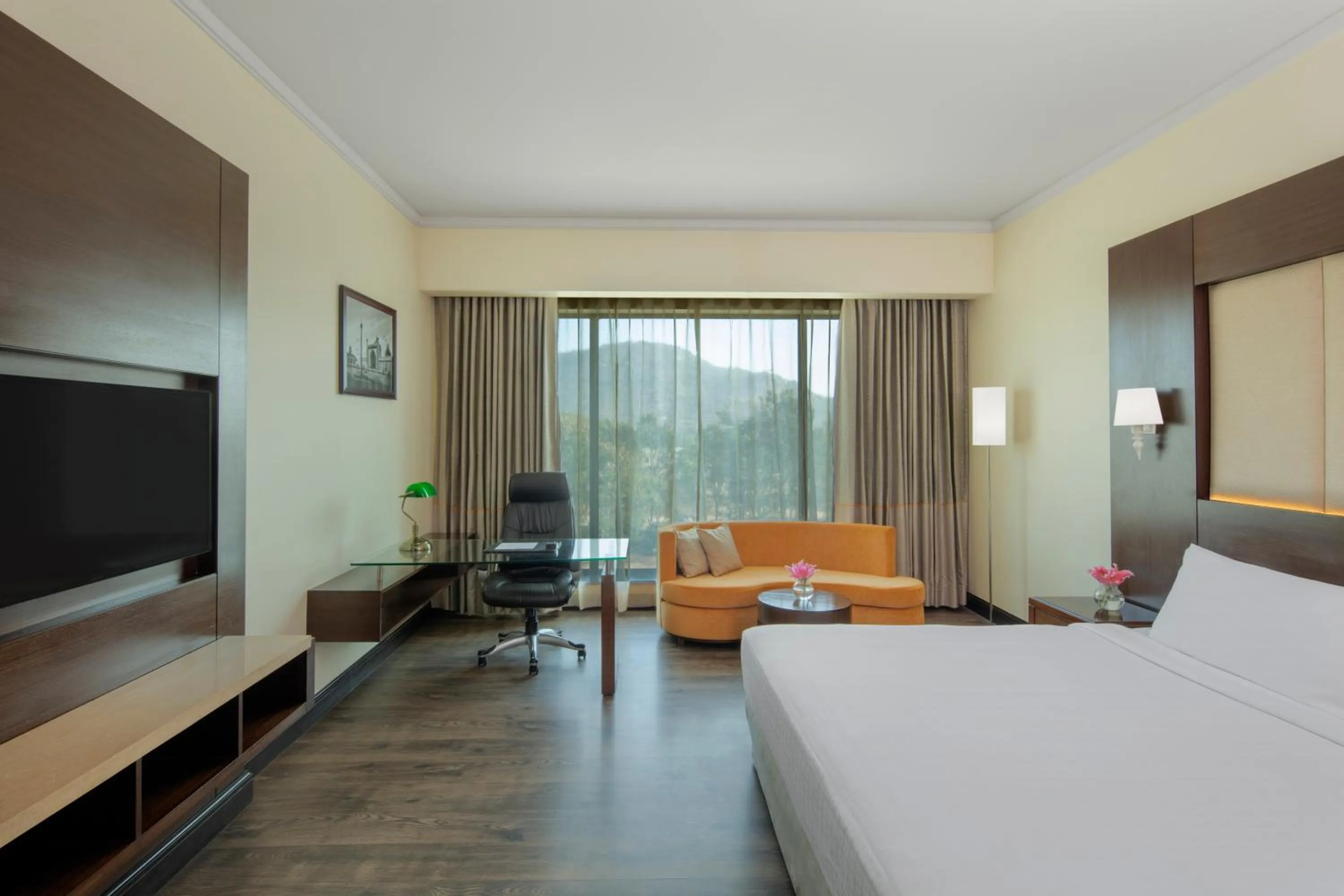 Bedroom, Bed in Radisson Blu Plaza Hotel Mysore