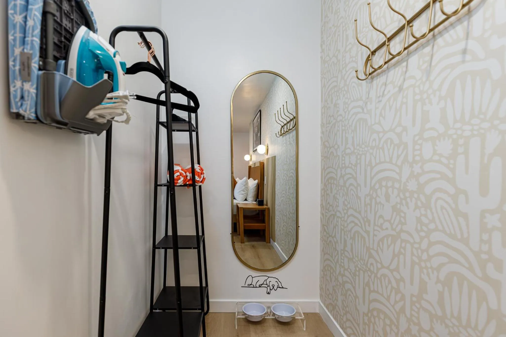 wardrobe in Quail Park Lodge