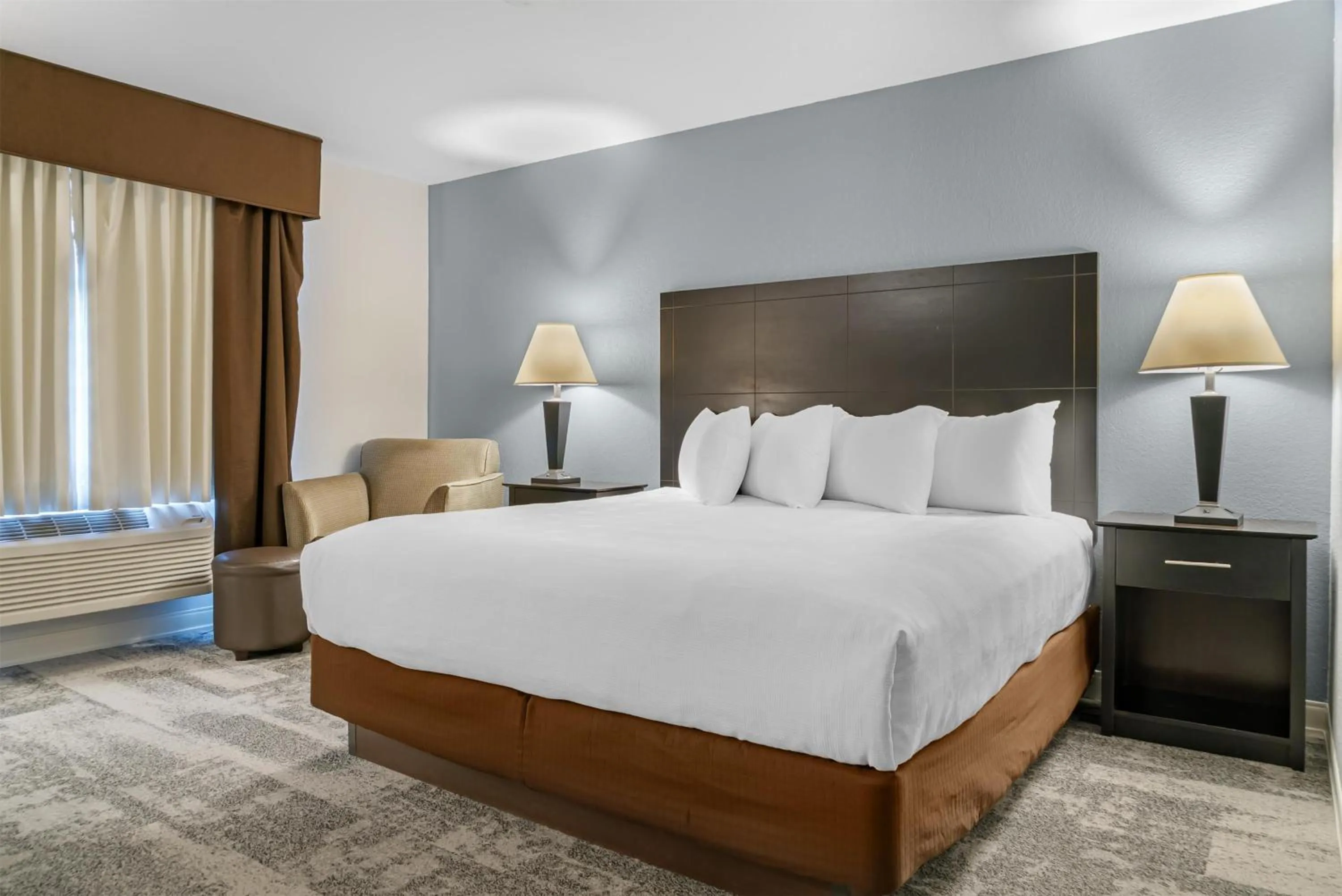 Bedroom, Bed in Best Western Lakewinds