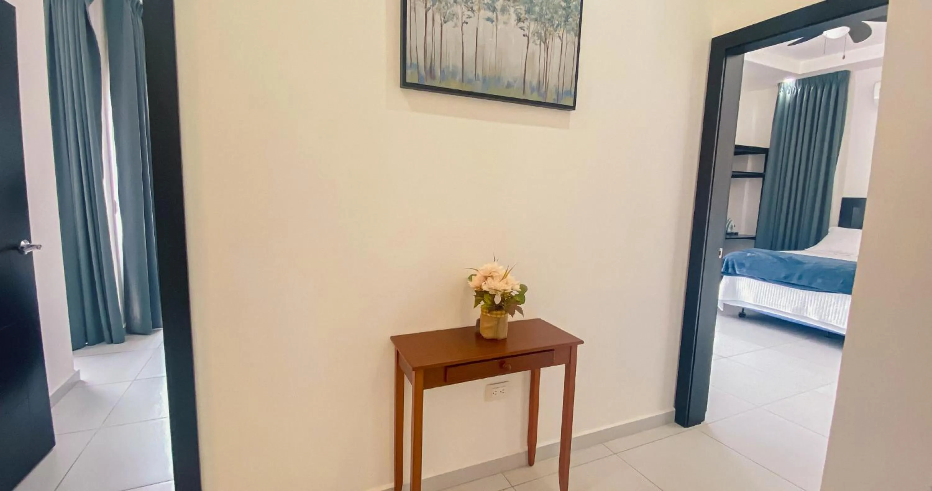 Photo of the whole room, Bed in Real Guanacaste