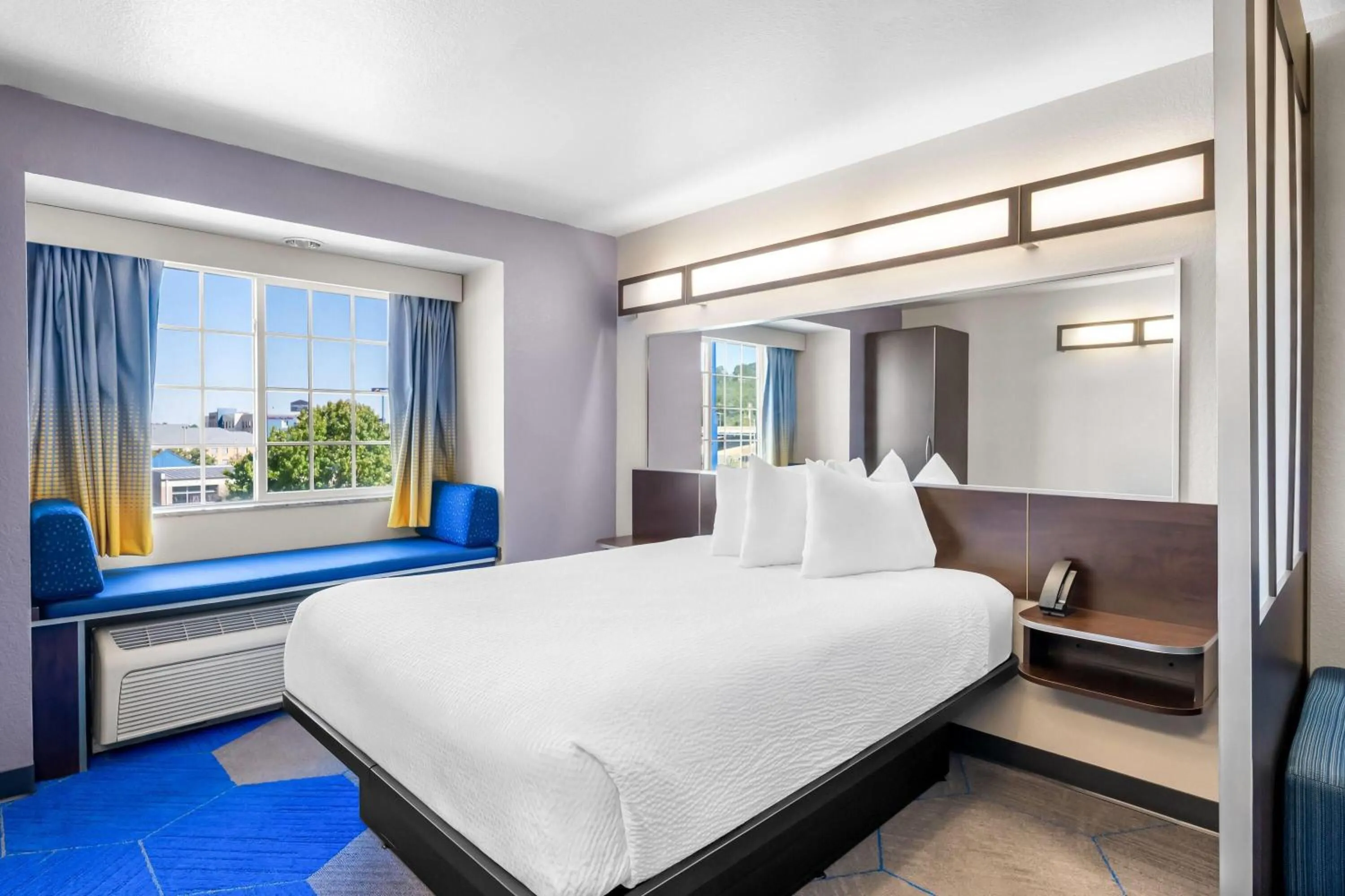 Photo of the whole room, Bed in Microtel Inn & Suites By Wyndham Conway