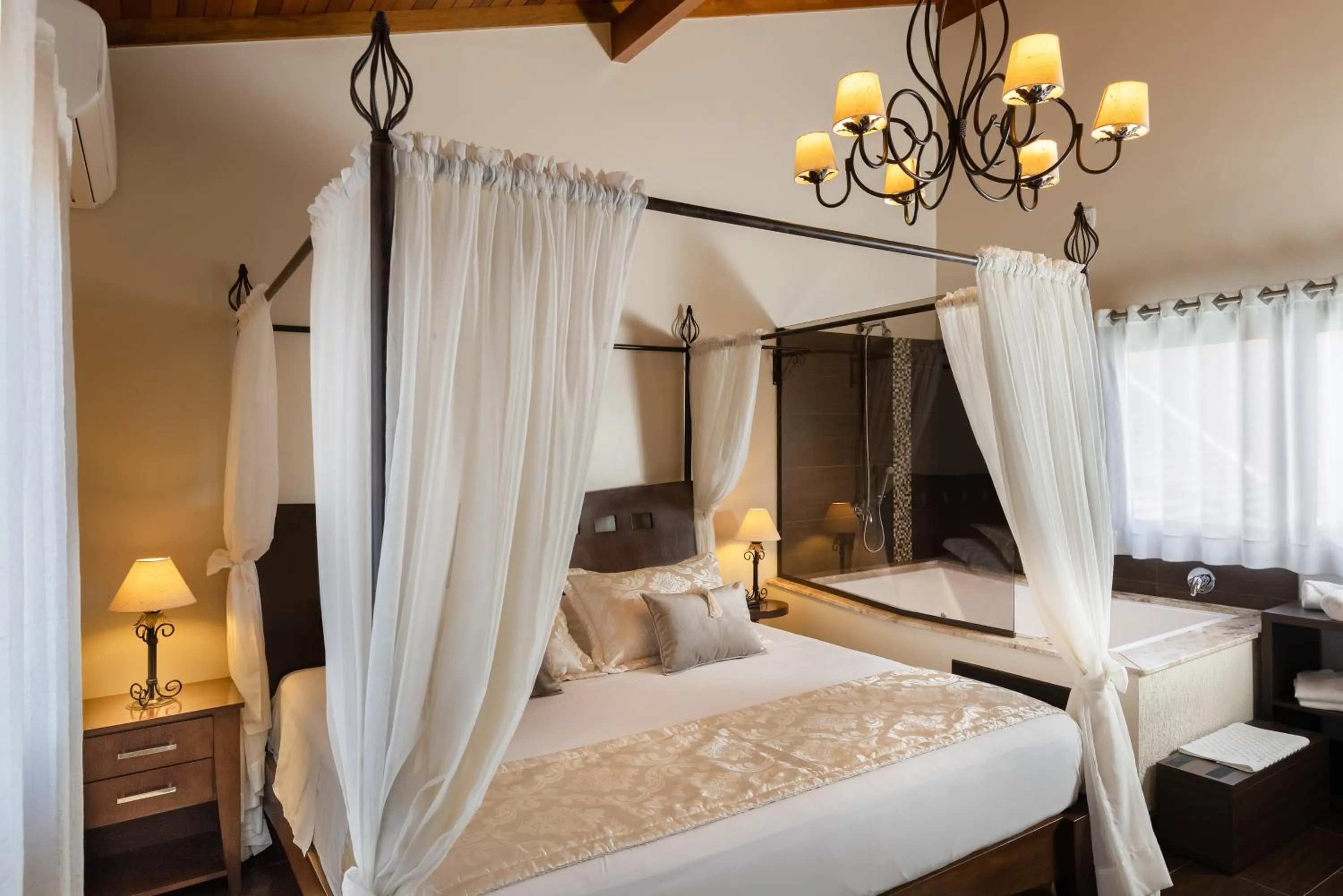 Photo of the whole room, Bed in Hotel Vivenda dos Sonhos