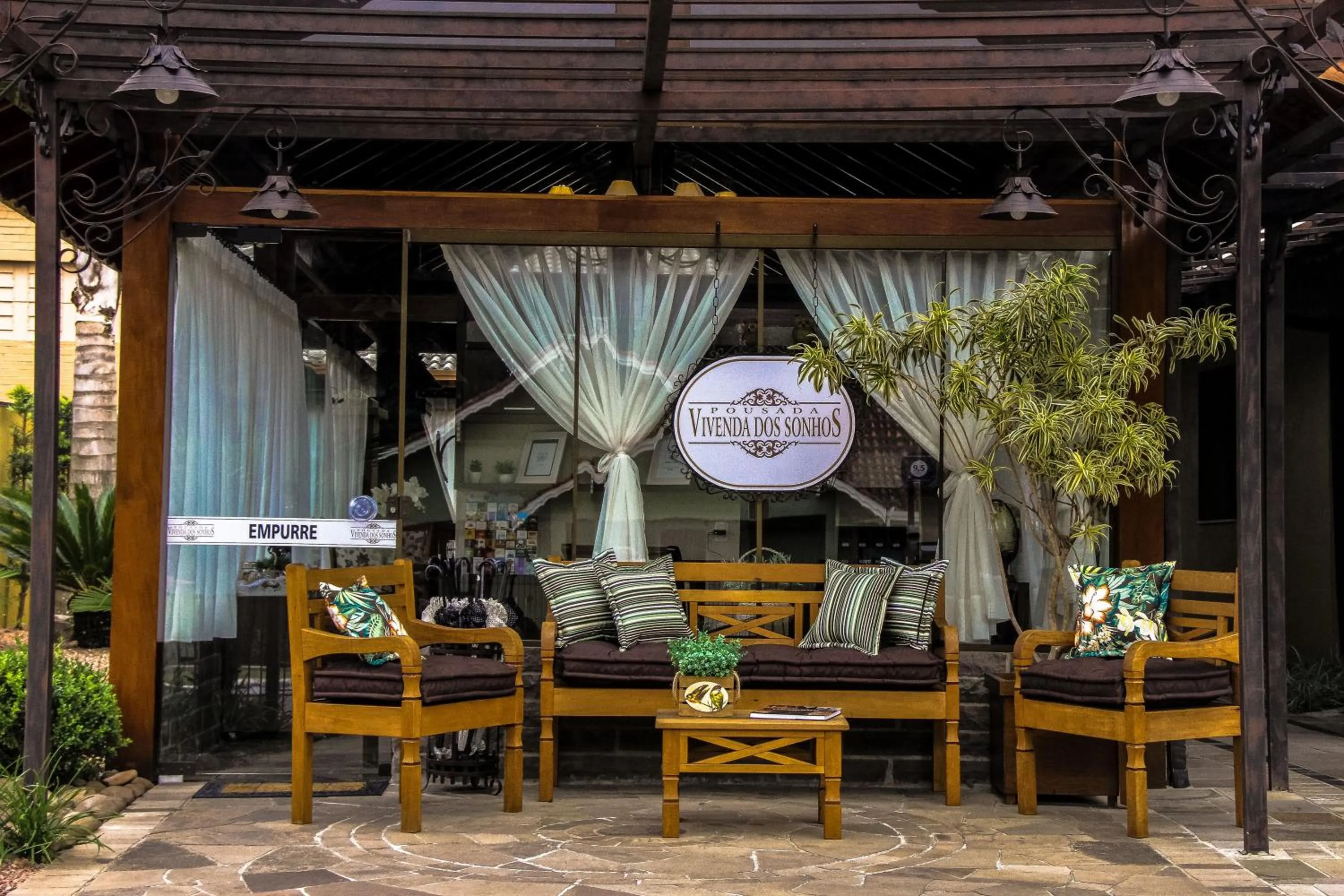 Facade/entrance in Hotel Vivenda dos Sonhos