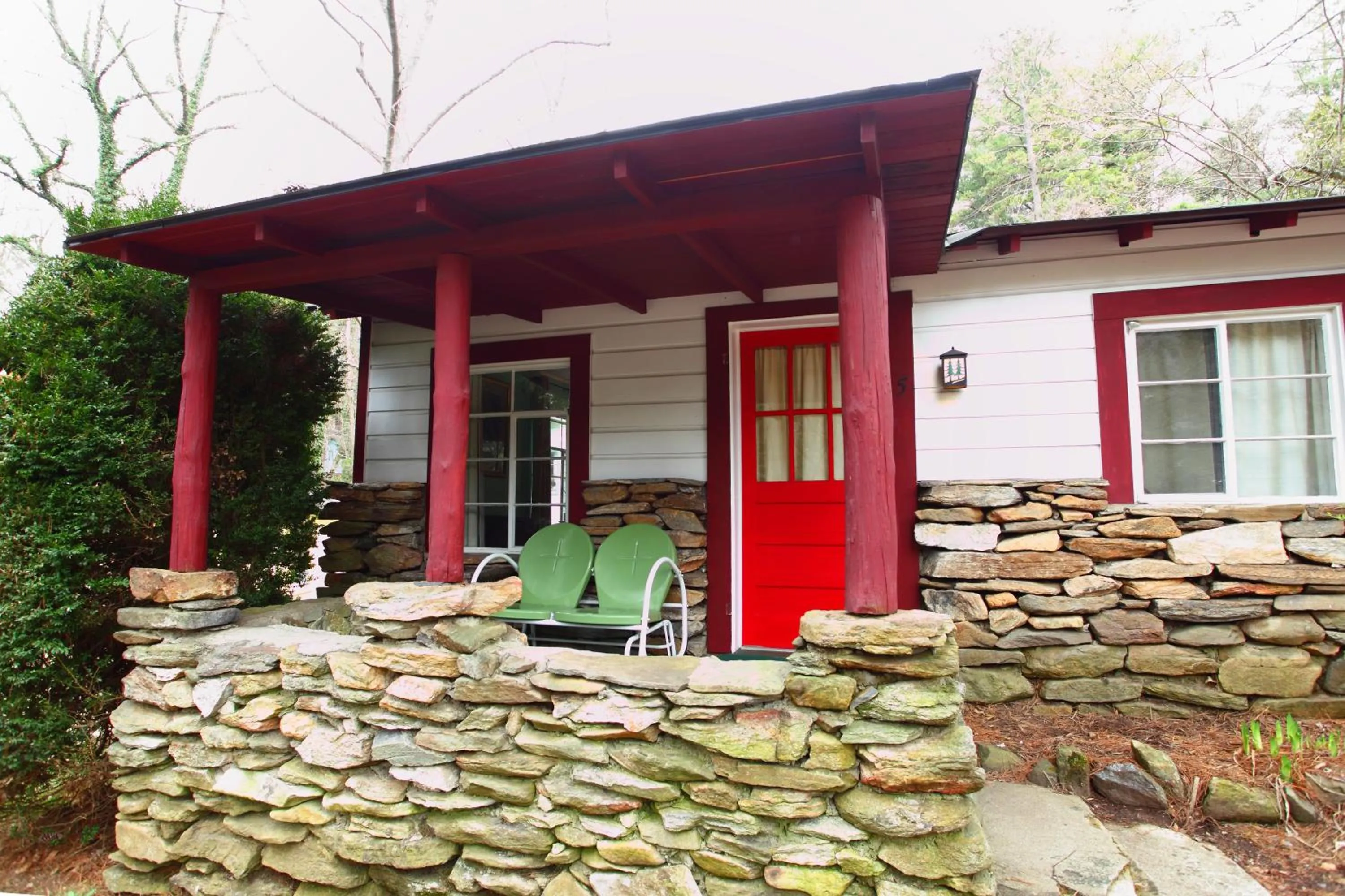 Patio in The Pines Cottages
