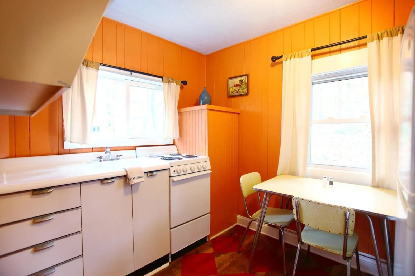 Kitchen or kitchenette in The Pines Cottages