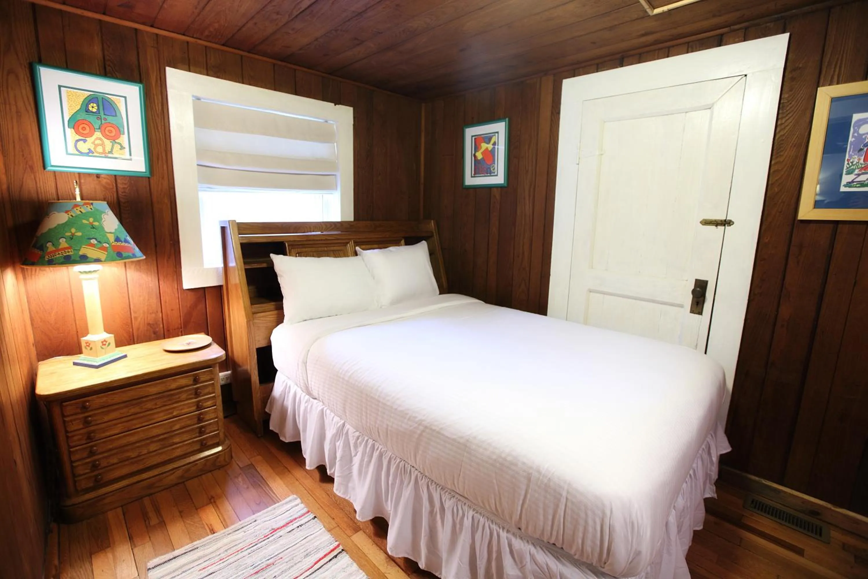 Bedroom, Bed in The Pines Cottages