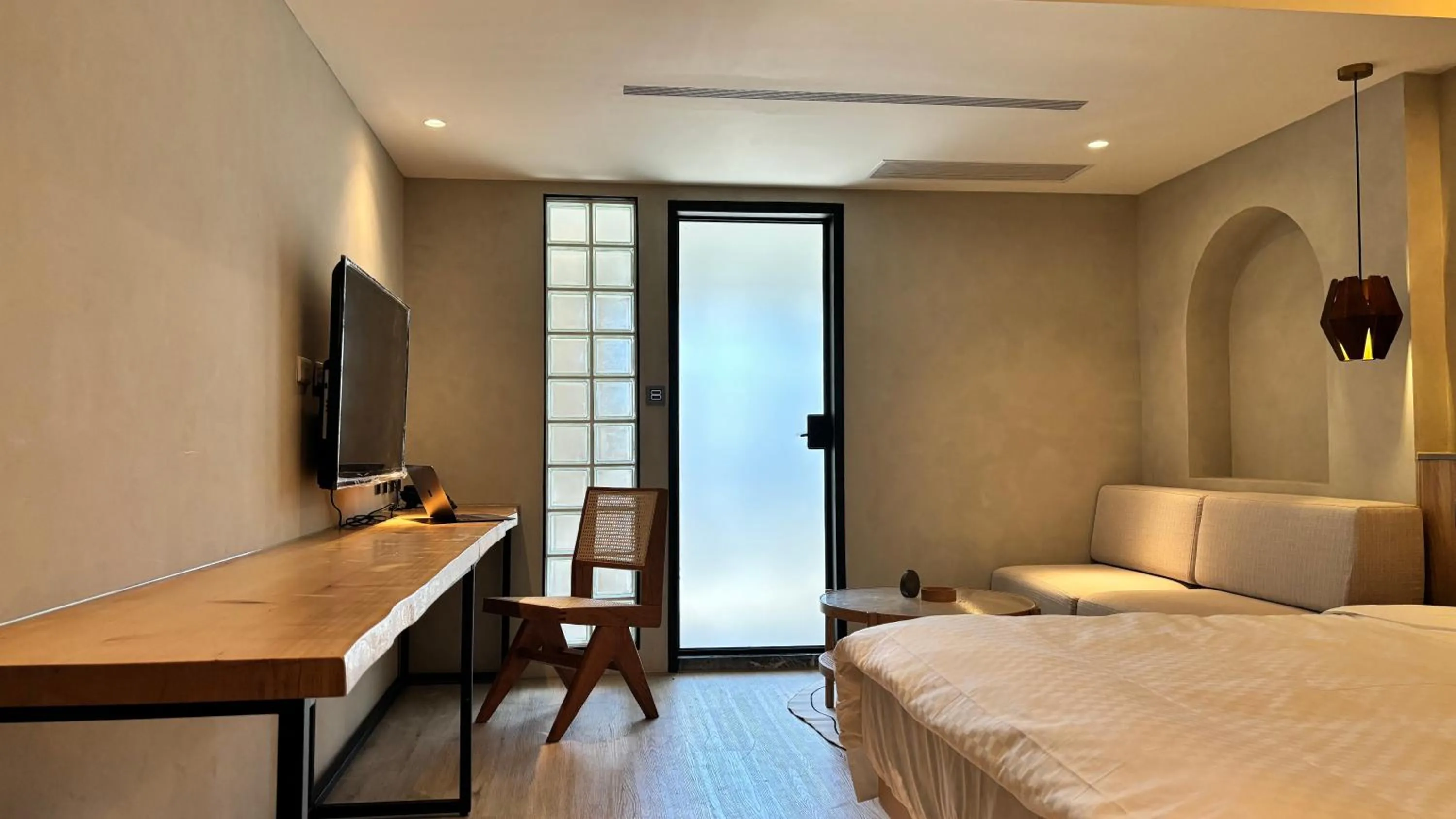 Communal lounge/ TV room, Bed in Hotel Initial-Tainan