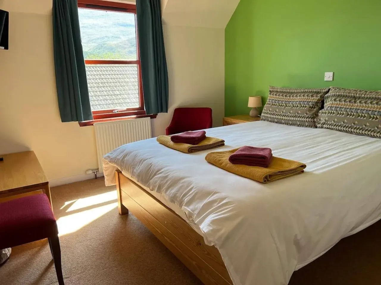 King Room - single occupancy in Lochailort Inn King Room - single occupancy in Lochailort Inn