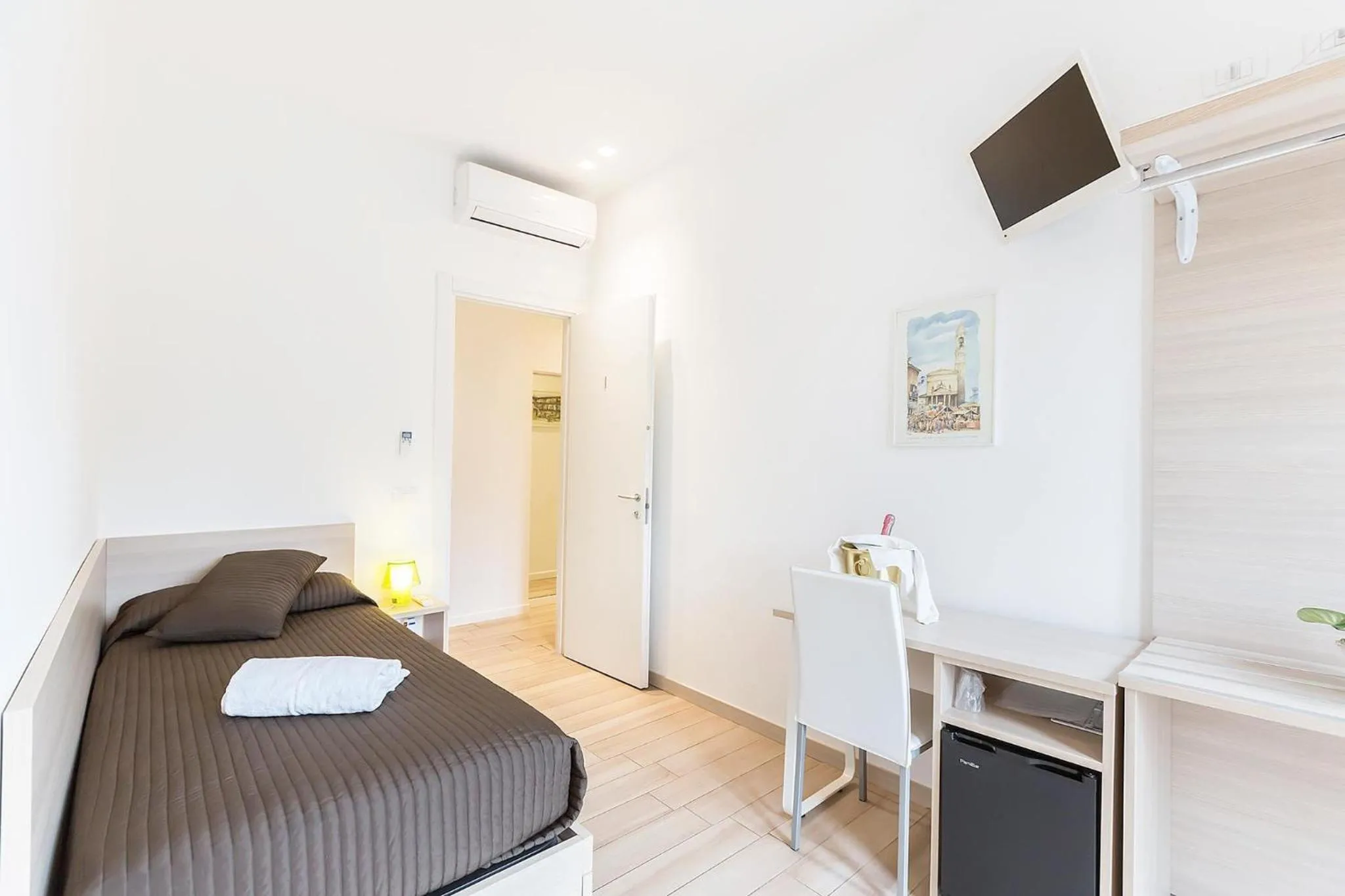 Bed in Foresteria Via Italia - Rooms & Suite