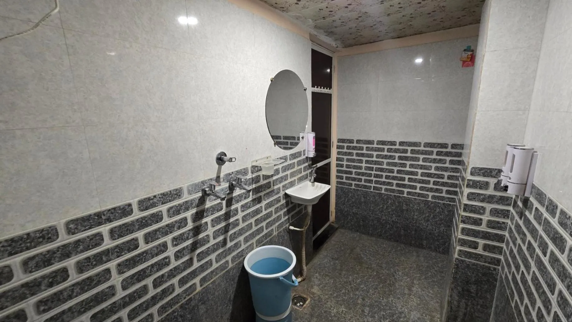 Toilet in HOTEL MAHESHWARI GREEN's