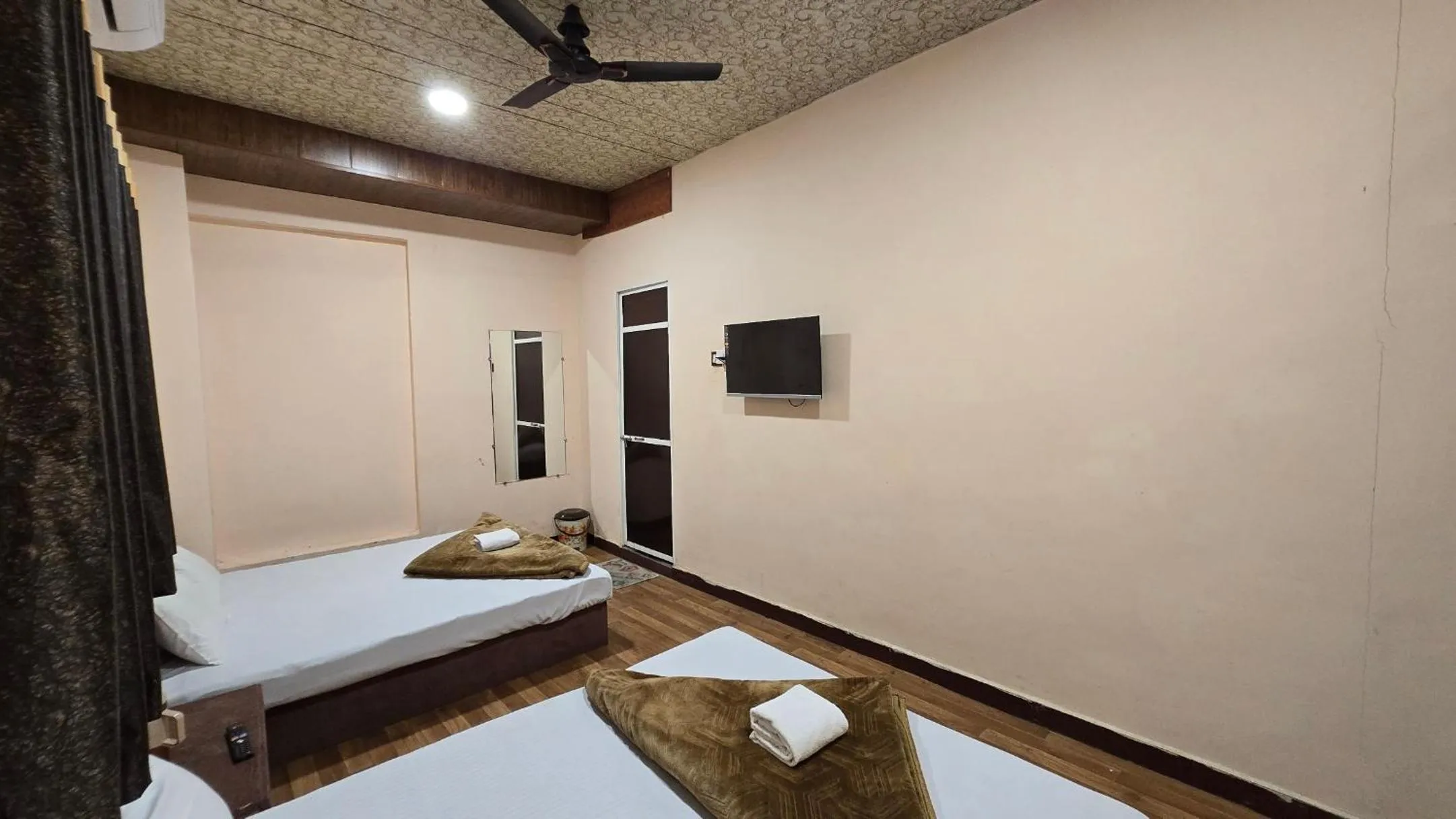 Bed in HOTEL MAHESHWARI GREEN's