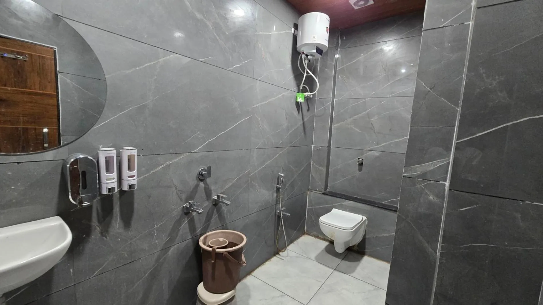 Shower in HOTEL MAHESHWARI GREEN's